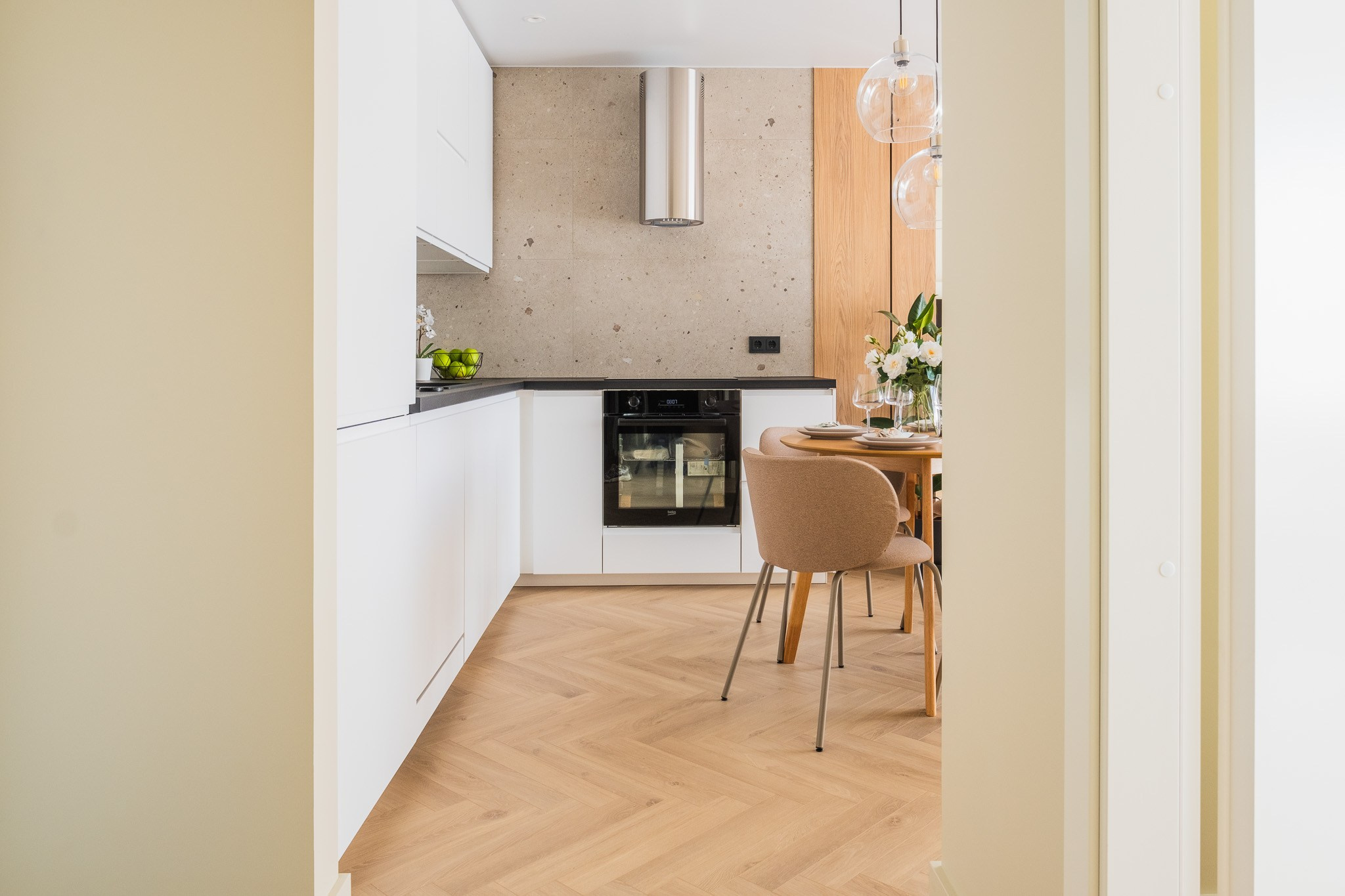 2-room apartment. LOHA VISUALS — AUTOMOTIVE PHOTOGRAPHY