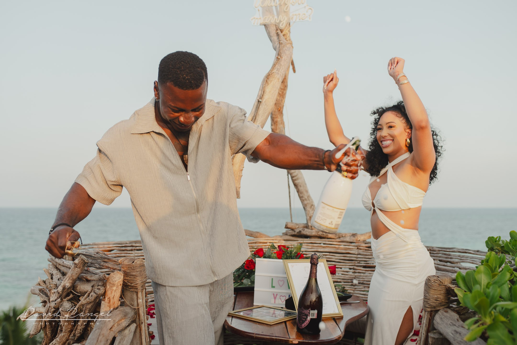 Engagements and Anniversaries Sessions in all the Riviera Maya. Destination wedding photographer based in Cancun and Riviera Maya with service worldwide