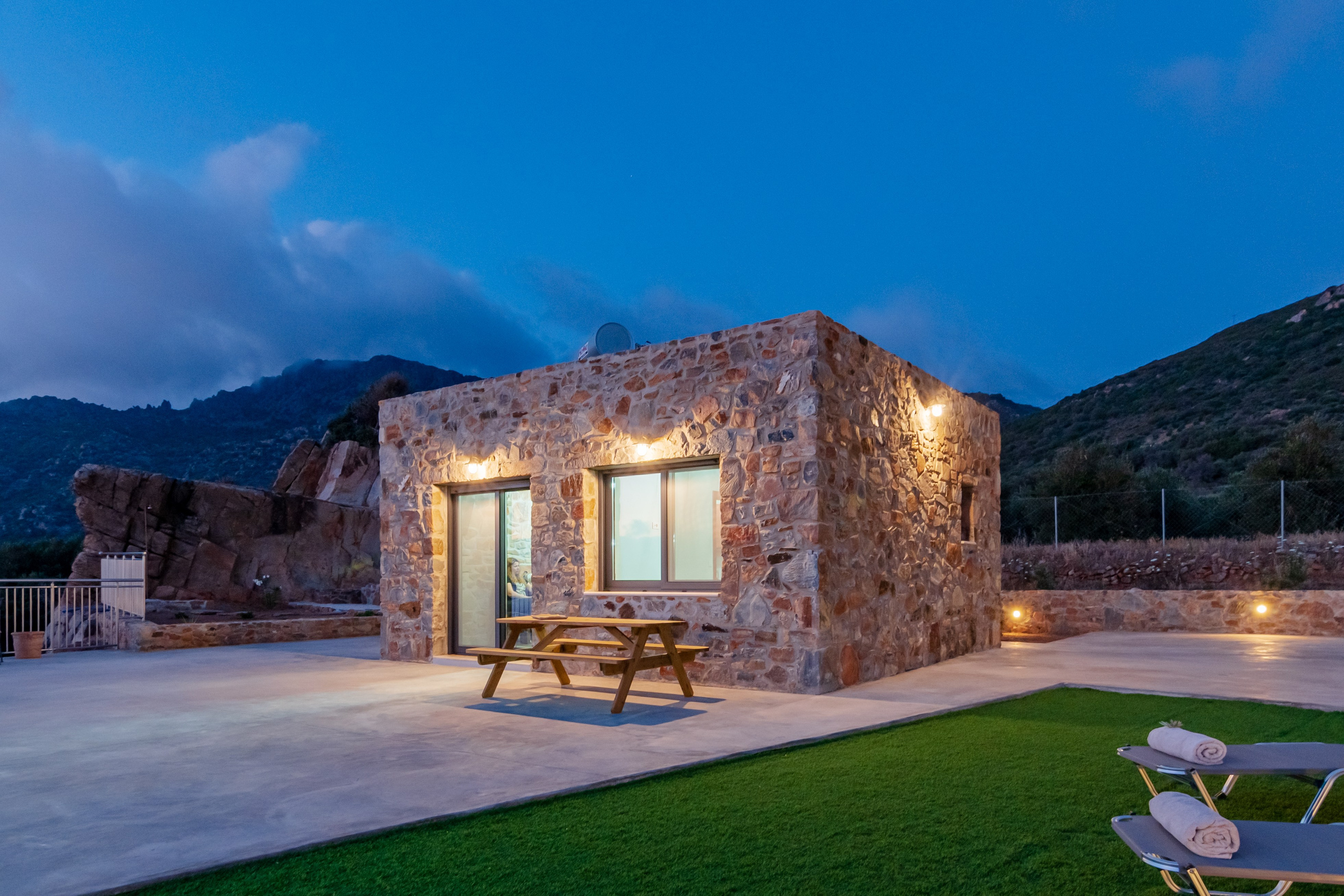 The Rock House. Photograper in Chania, Crete