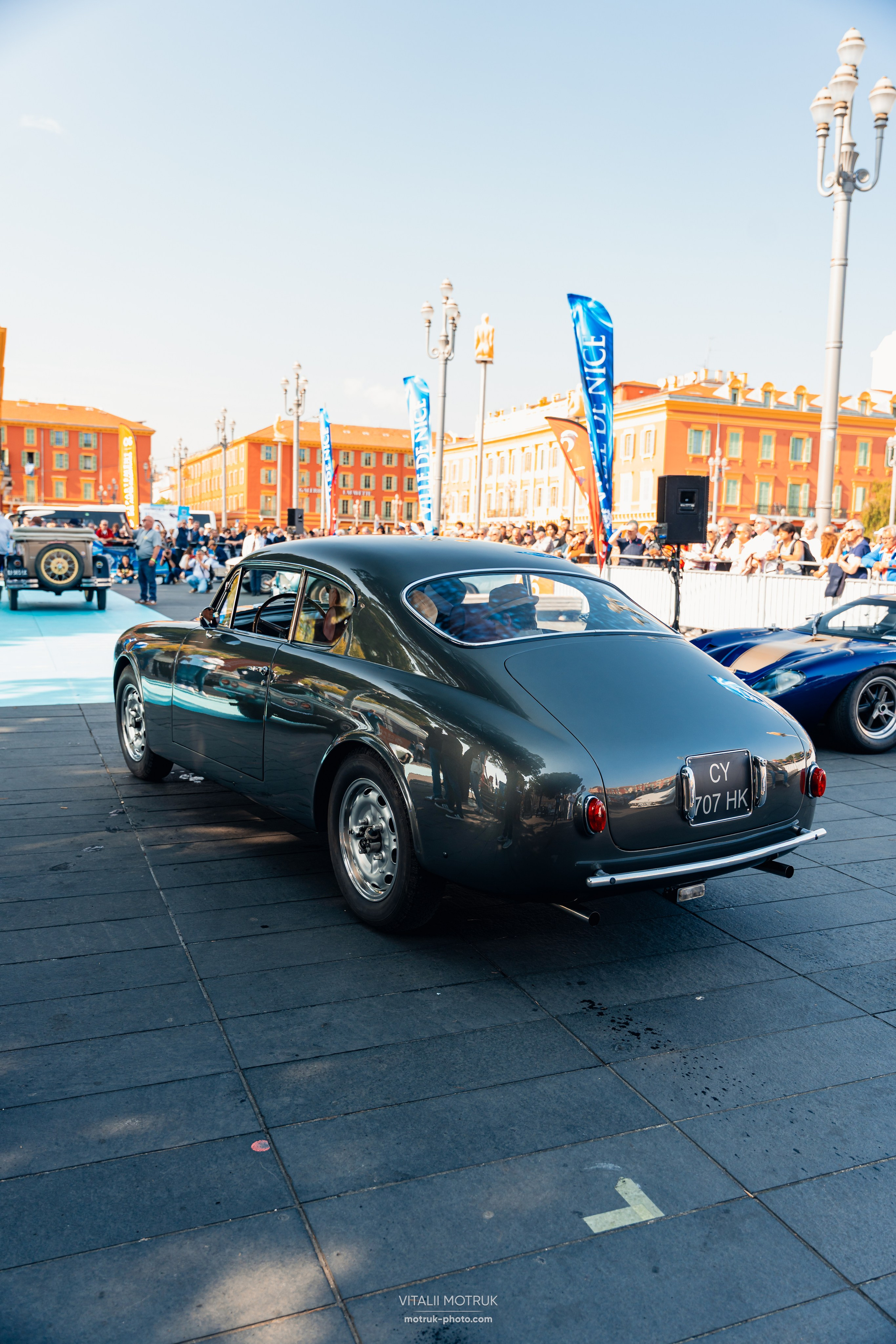Legends de Nice. Photographe de voitures à Paris — Vitalii Motruk