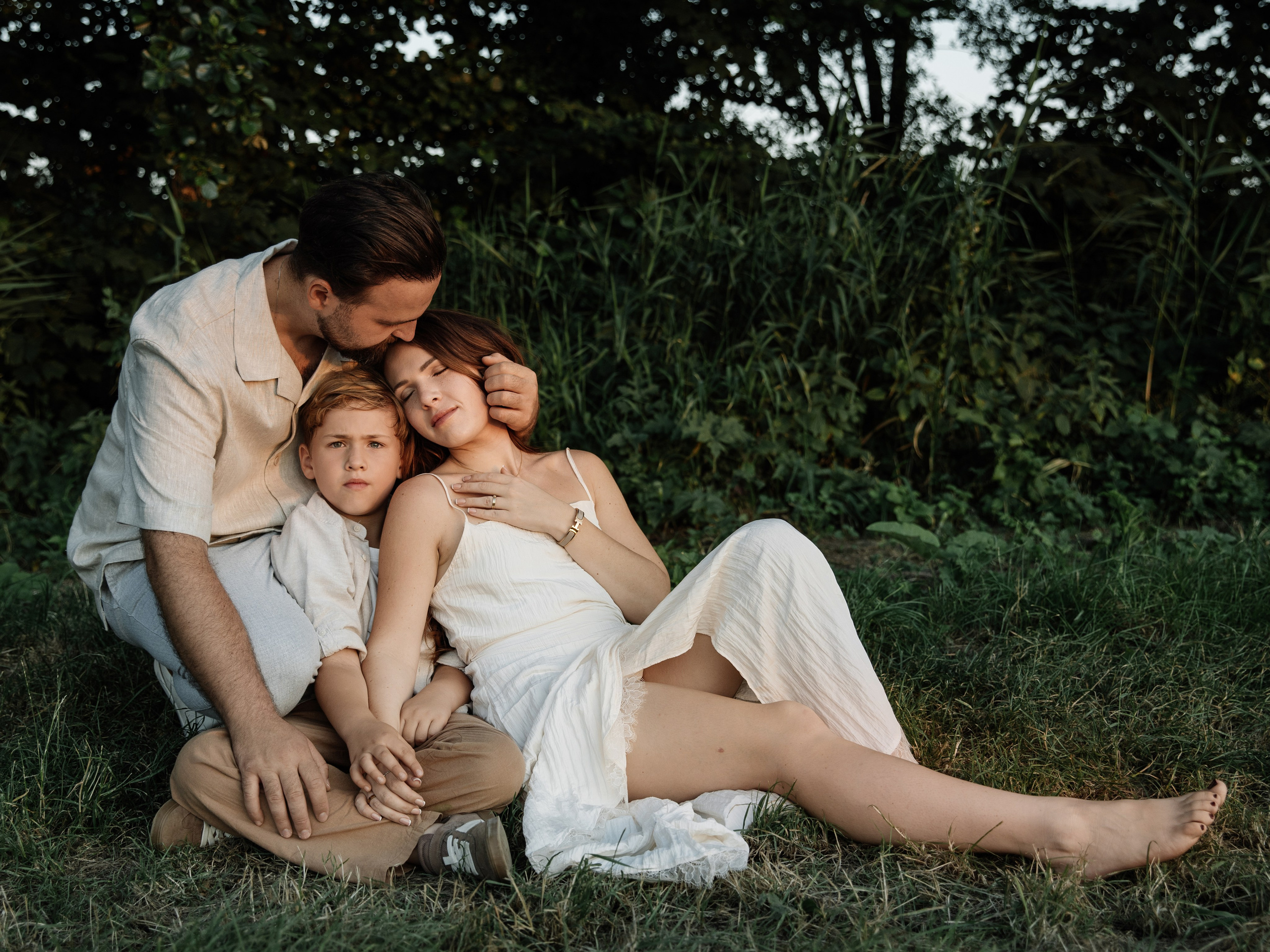 Family (Outdoor). Wedding Photographer