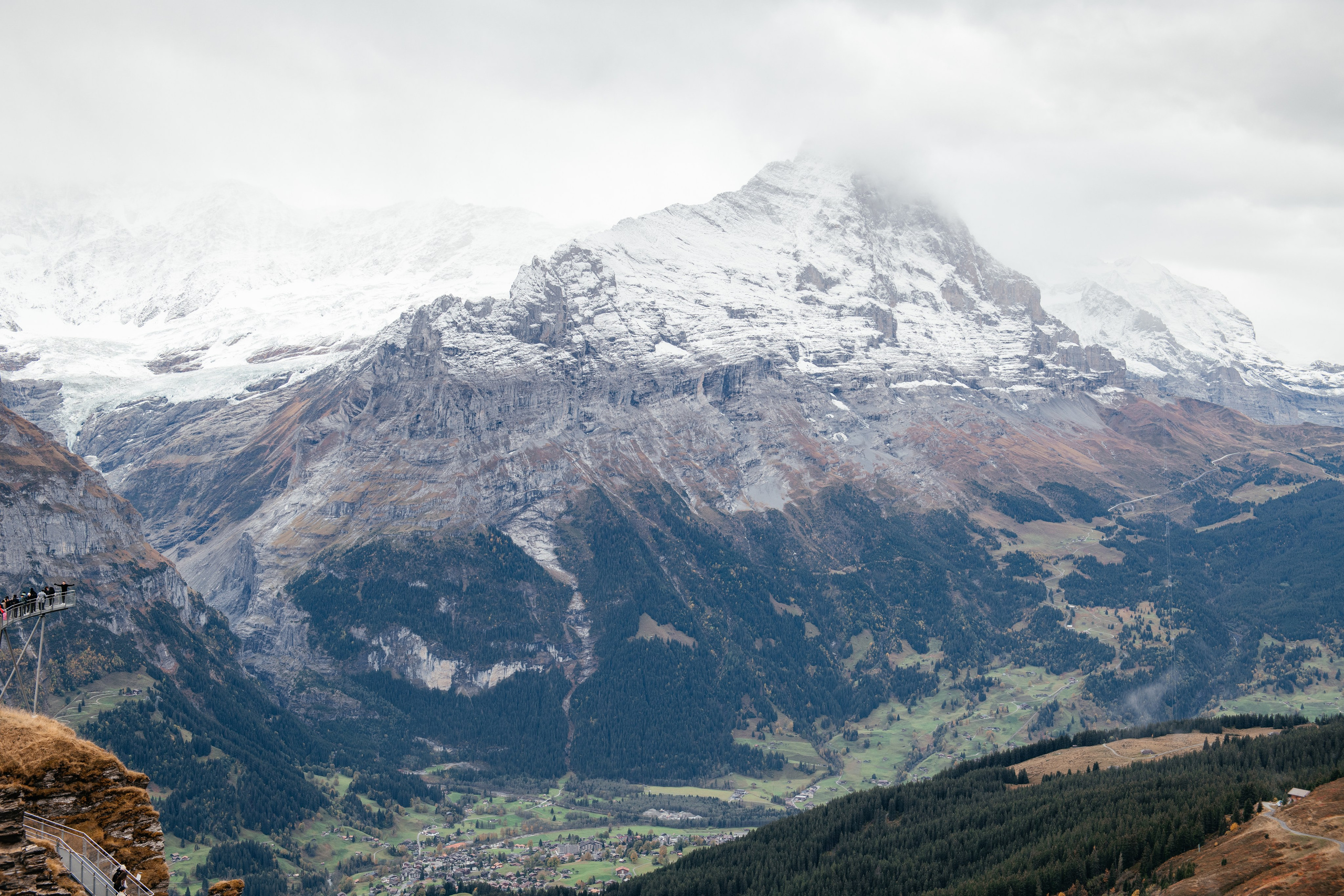 Kaiwen & Xiaoming Grindelwald, Switzerland. I am Elena Altendorfer. Wedding photographer in Zurich and Switzerland