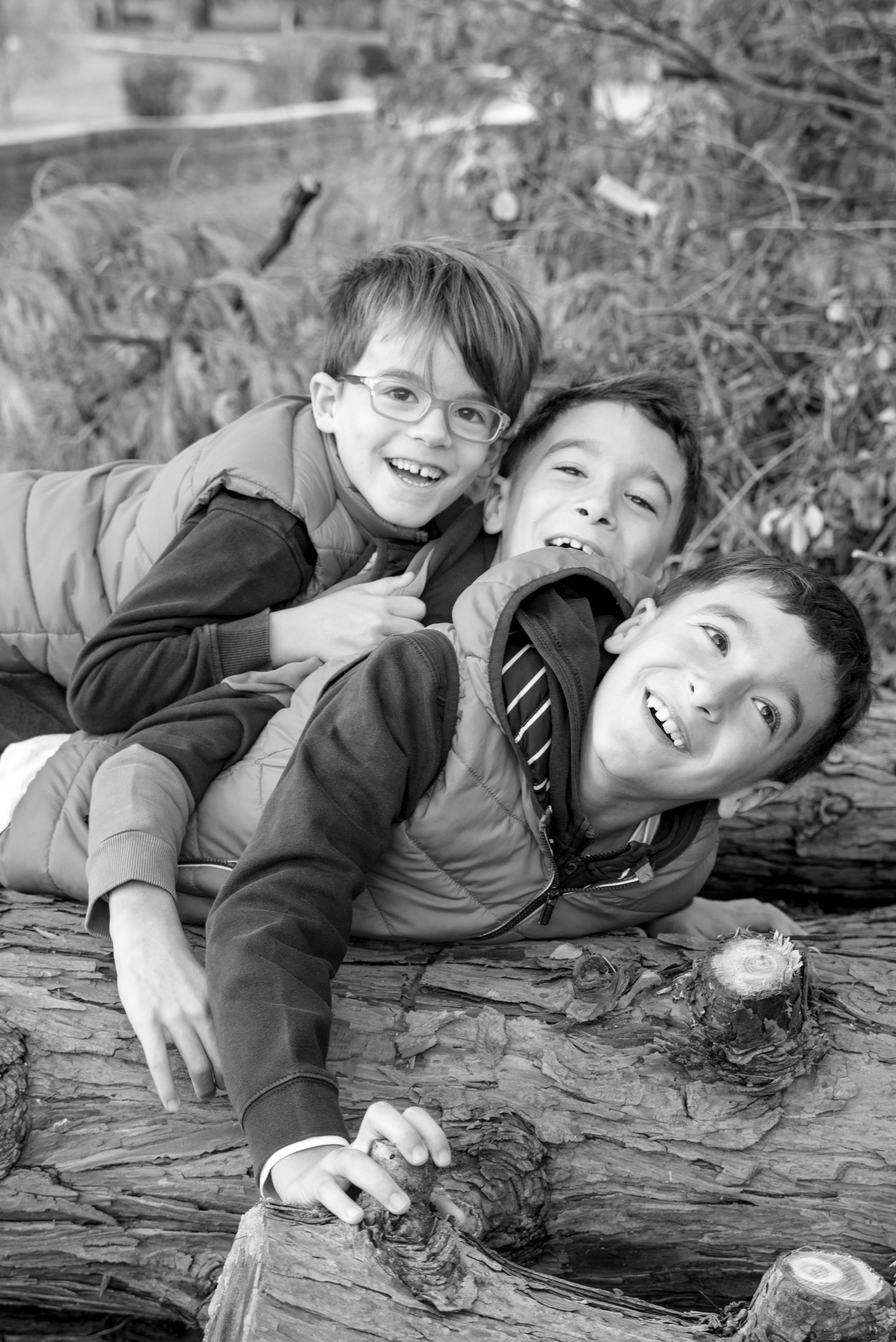 Big family session in Milan, Italy. Family and portrait photographer in Milan Daria Volkosh