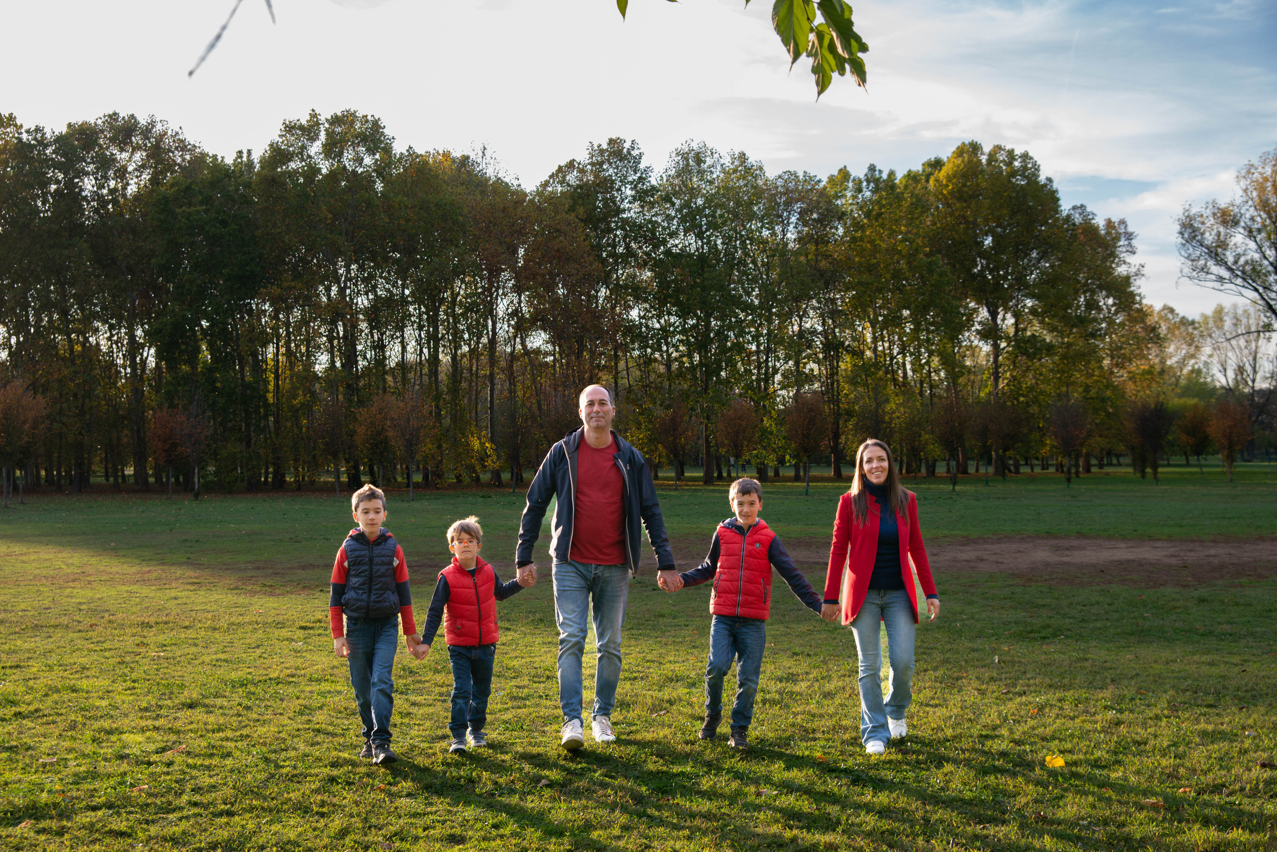 Big family session in Milan, Italy. Family and portrait photographer in Milan Daria Volkosh