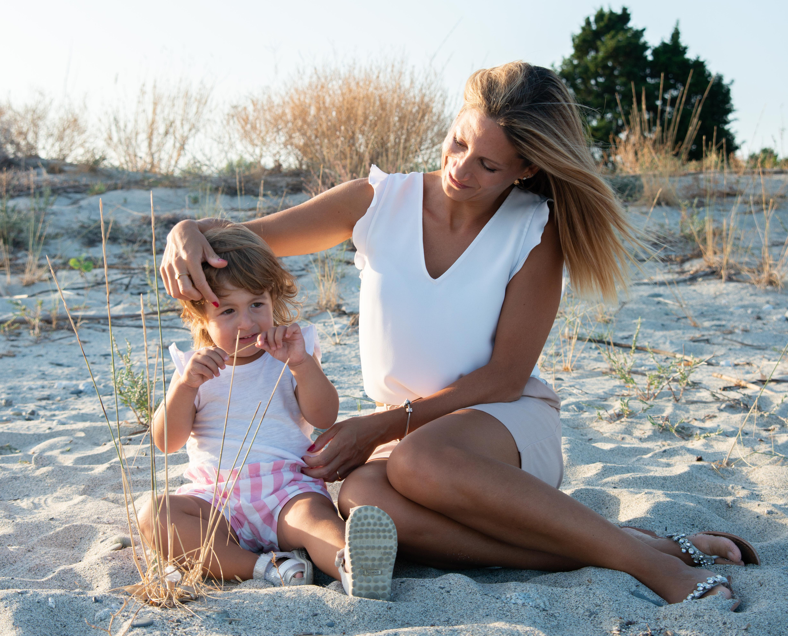 Family session on the beach in beautiful Calabria, Italy. Family and portrait photographer in Milan Daria Volkosh