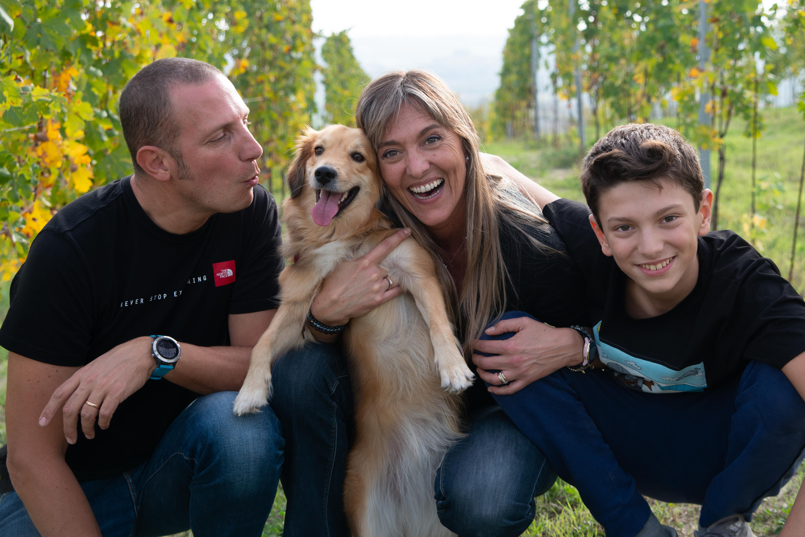 Family session in Piedmont, Italy. Fotografa specializzata in foto di famiglia a Milano Daria Volkosh
