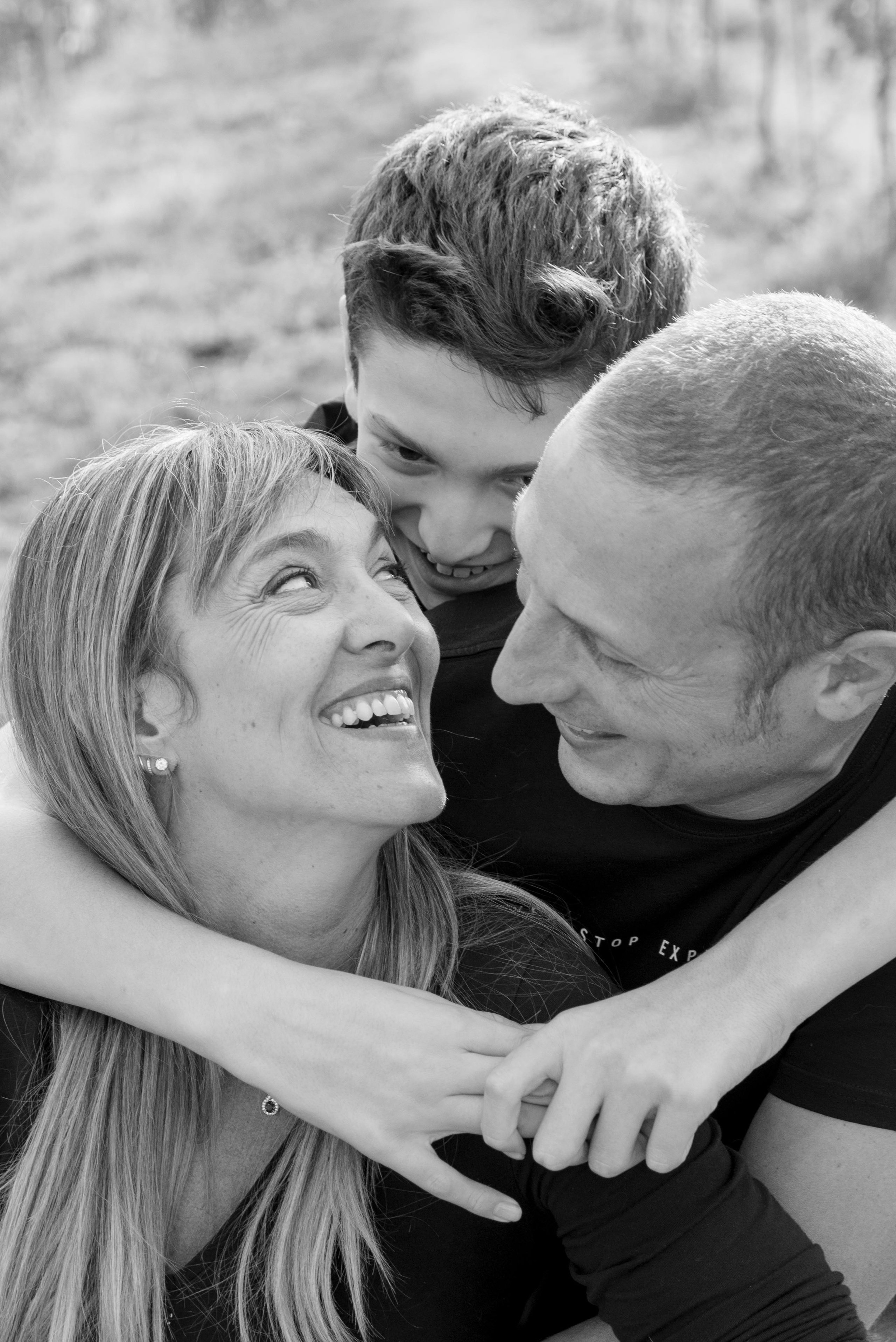 Family session in Piedmont, Italy. Fotografa specializzata in foto di famiglia a Milano Daria Volkosh