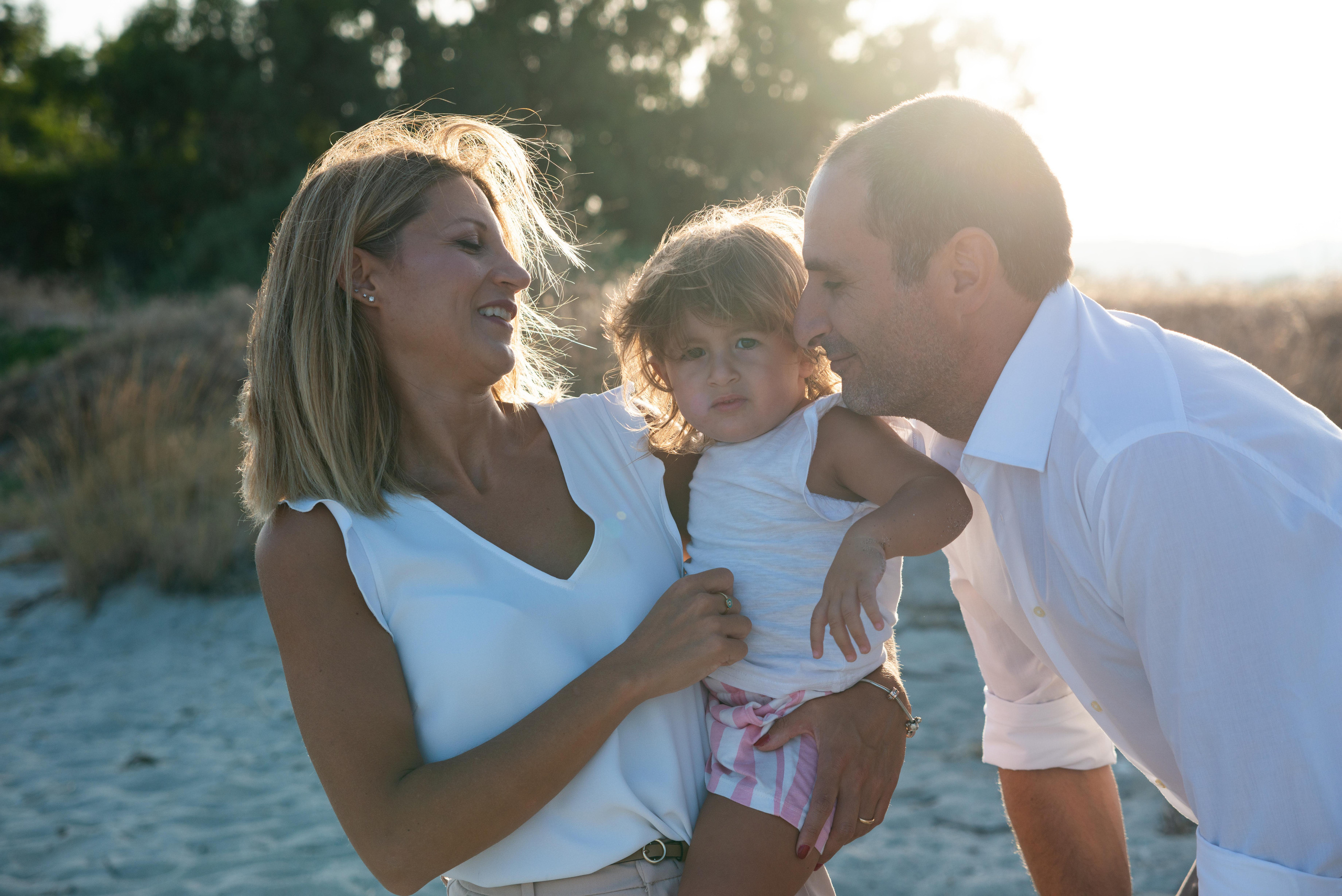 Family session on the beach in beautiful Calabria, Italy. Family and portrait photographer in Milan Daria Volkosh