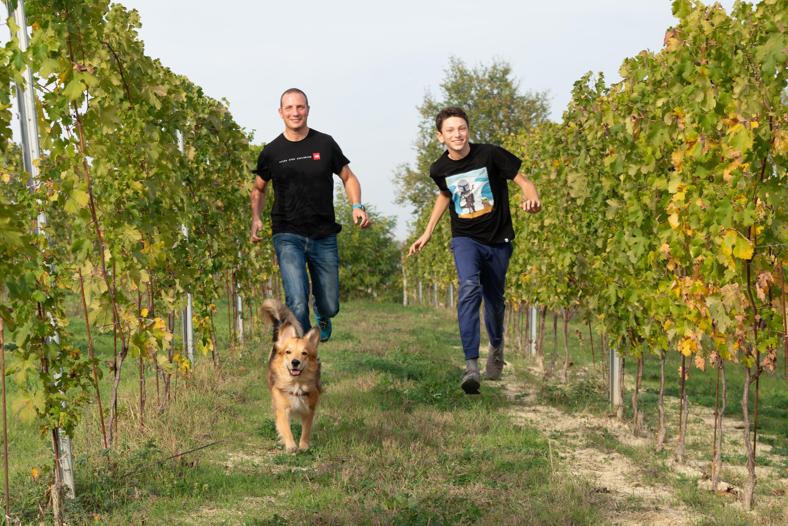 Family session in Piedmont, Italy. Fotografa specializzata in foto di famiglia a Milano Daria Volkosh