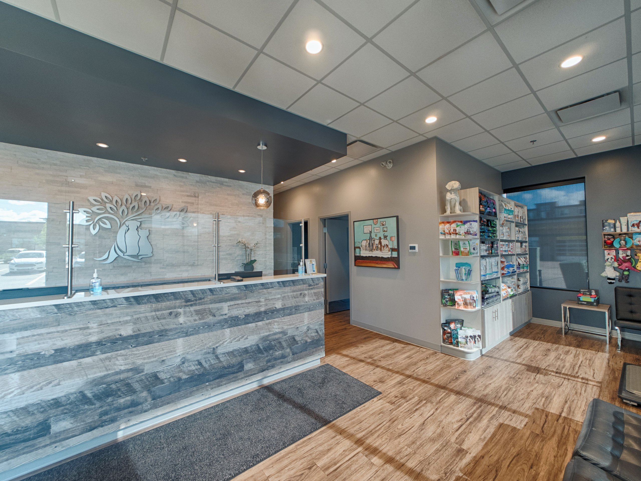 Real estate photography | Brintnell Veterinary Hospital