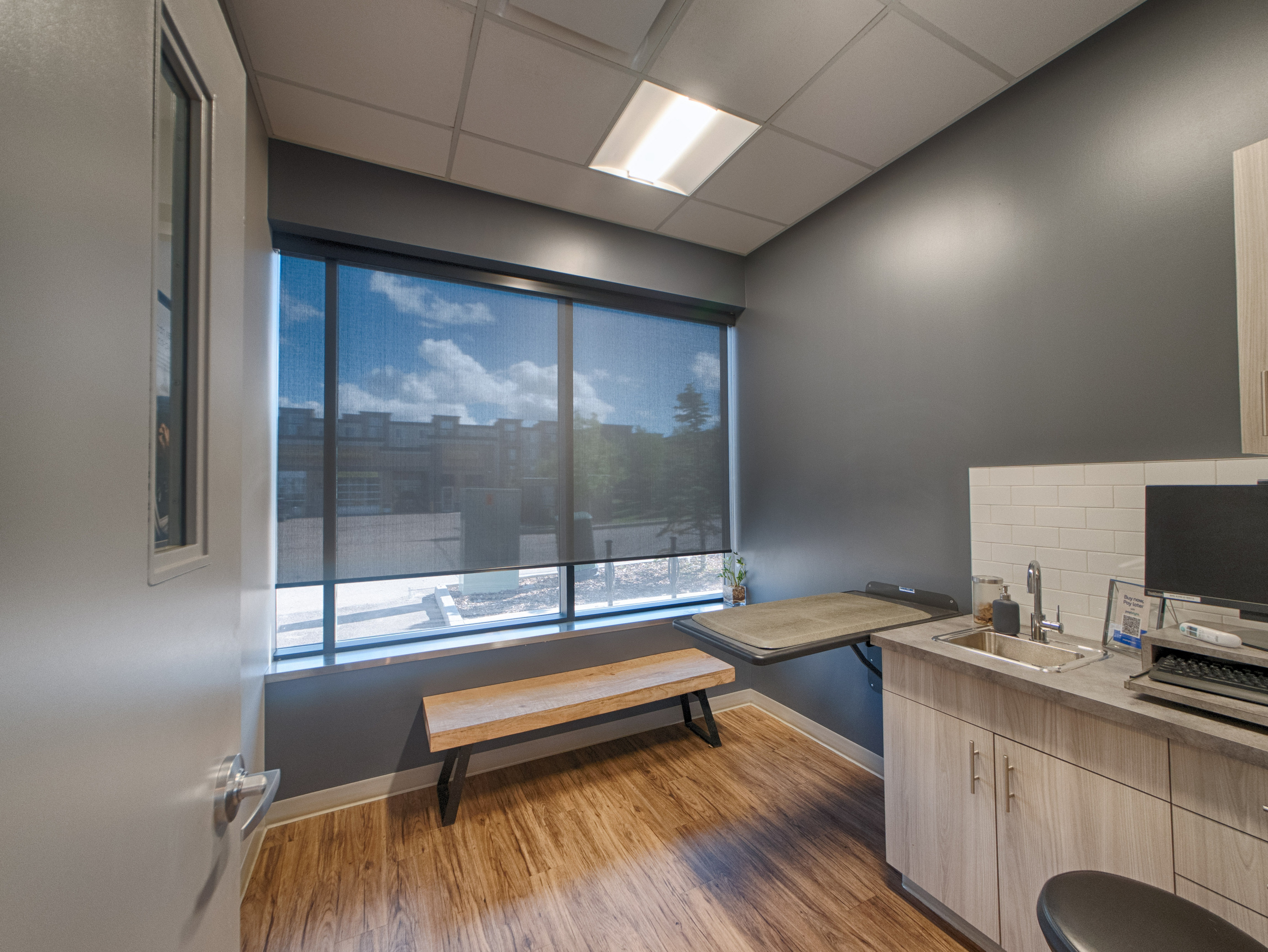 Real estate photography | Brintnell Veterinary Hospital