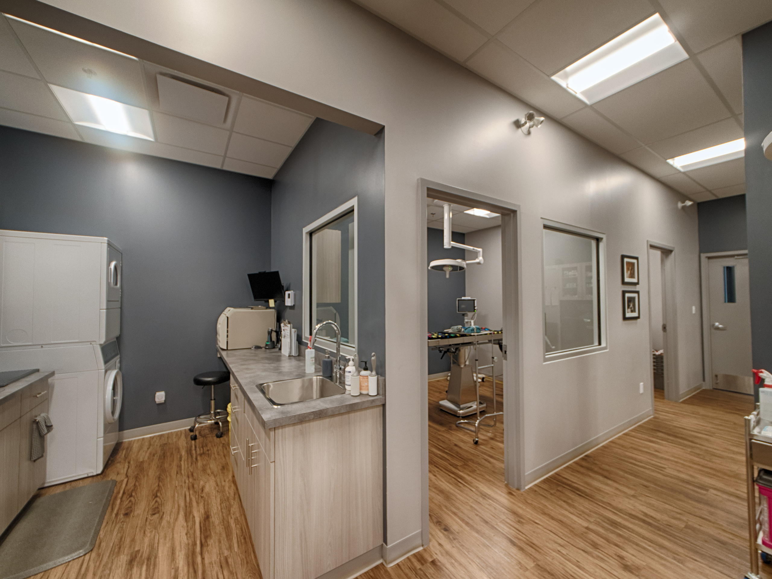 Real estate photography | Brintnell Veterinary Hospital