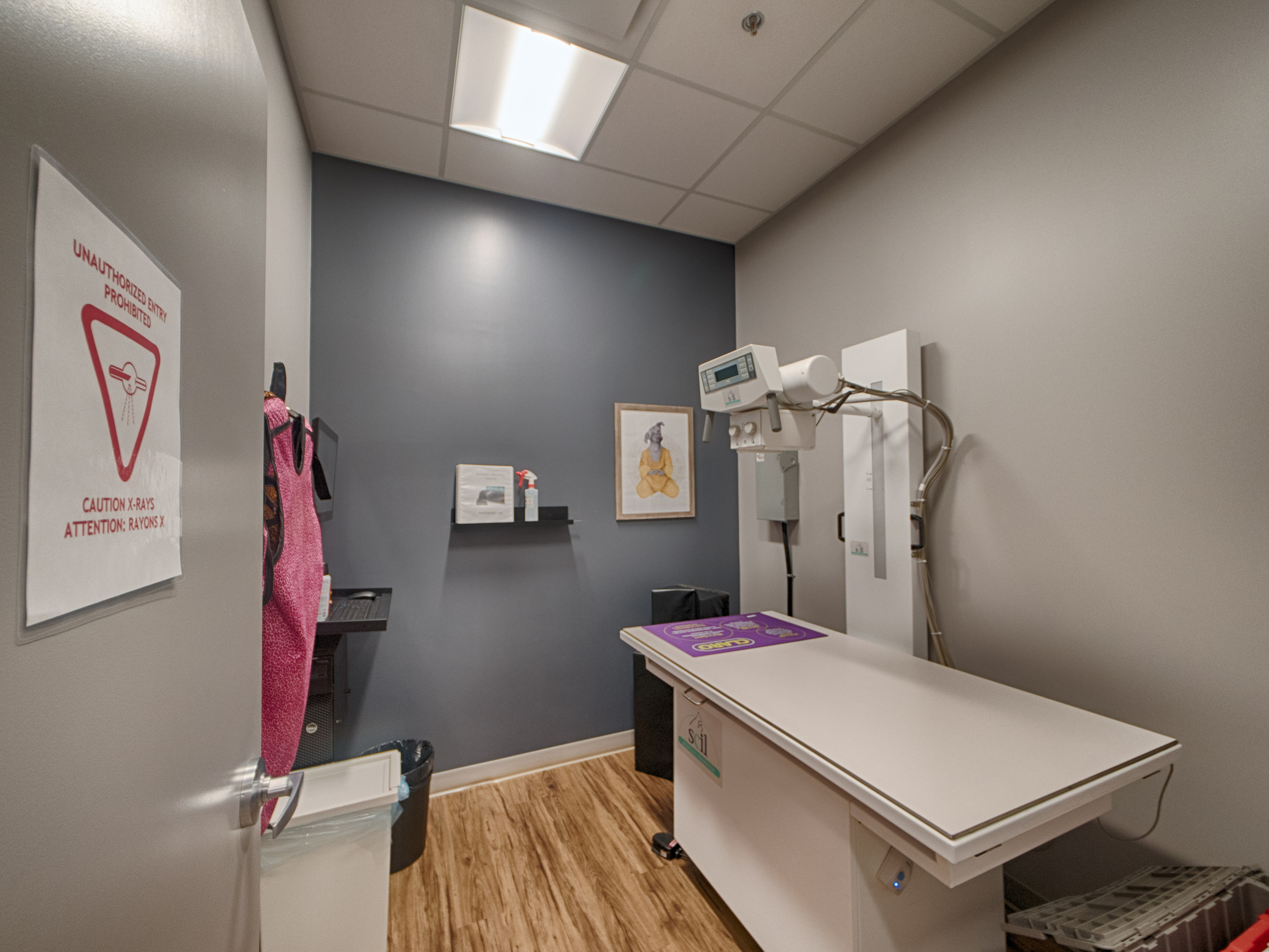 Real estate photography | Brintnell Veterinary Hospital