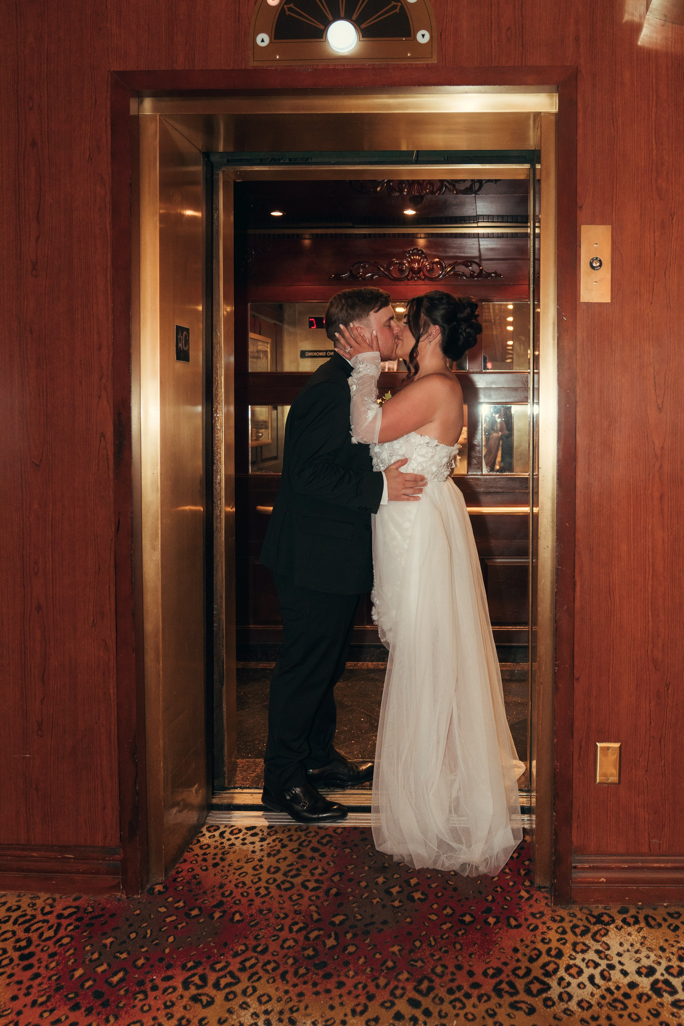 Charlie&Dan. Wedding & elopement photographer Viktoriya Kravtsov. Las Vegas