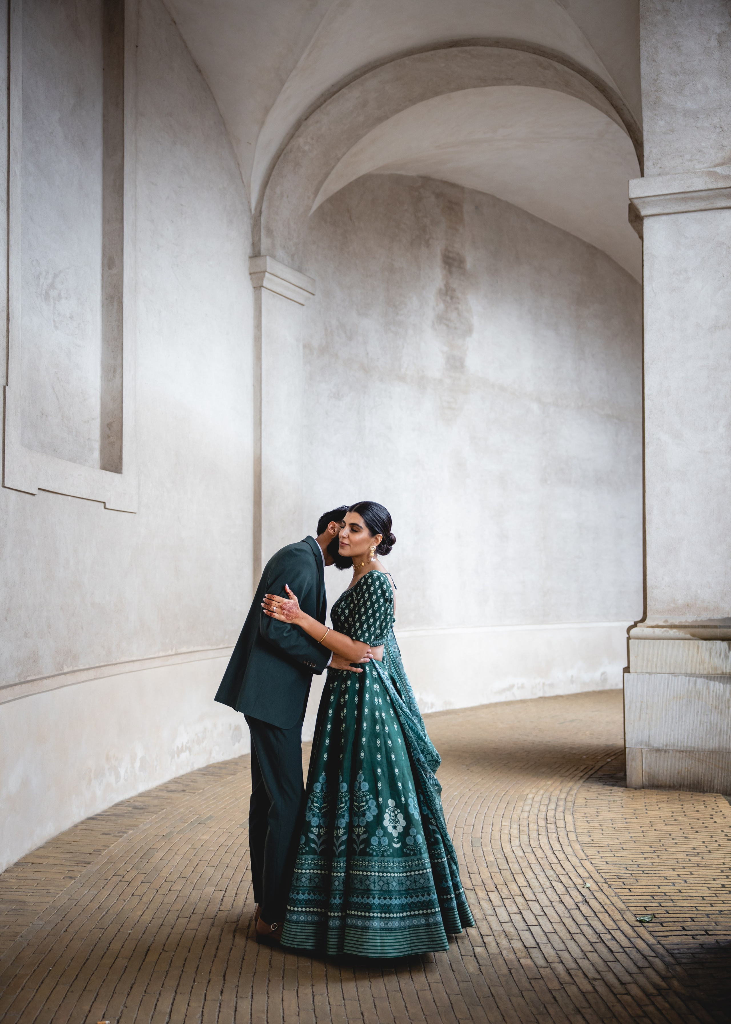 Indian style. Professional wedding photographer in Copenhagen, Denmark — Julia Byron