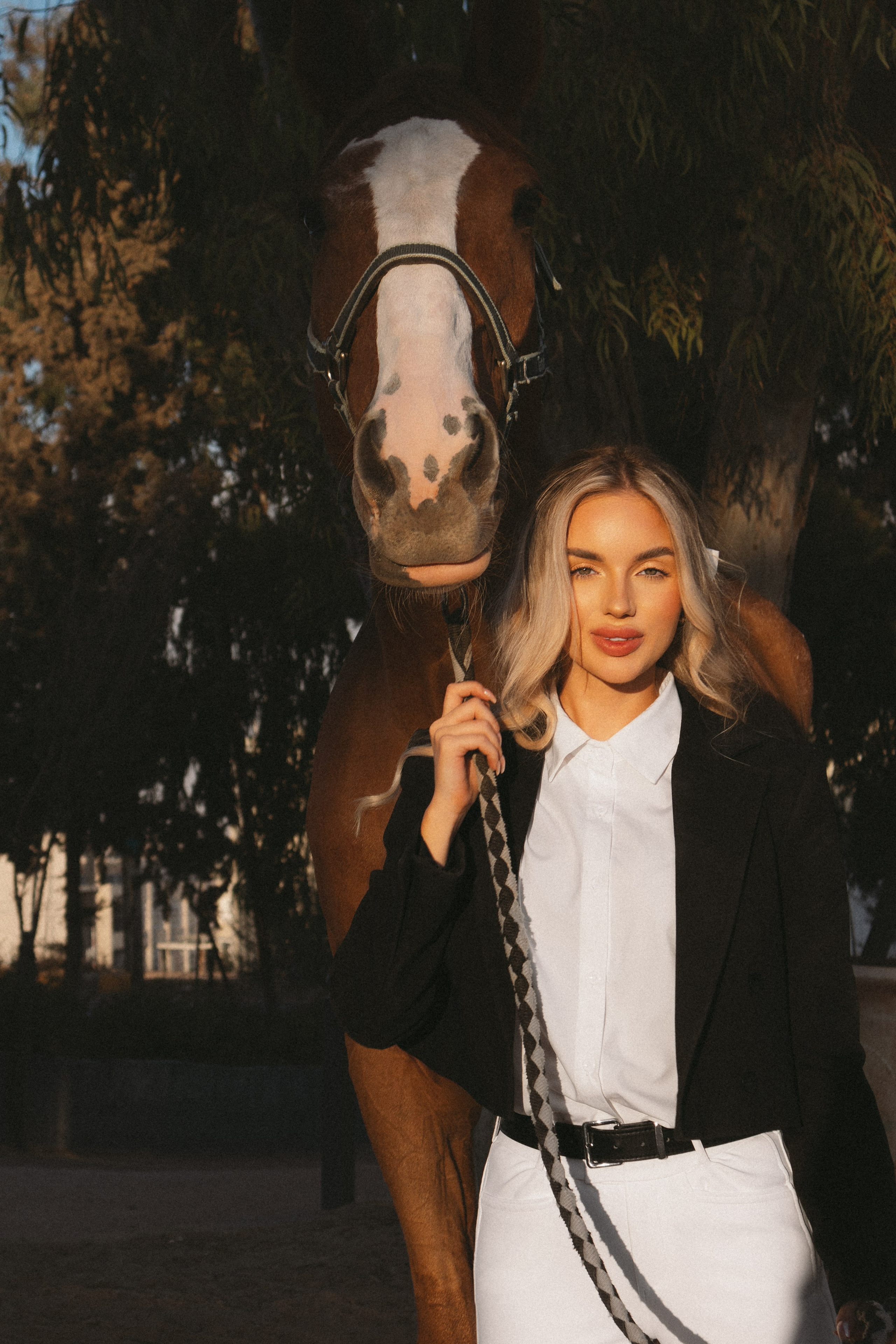 Lera — Day with the Horse. Veronika Basova | Photographer | Cinematic & Magazine | Amman, Jordan