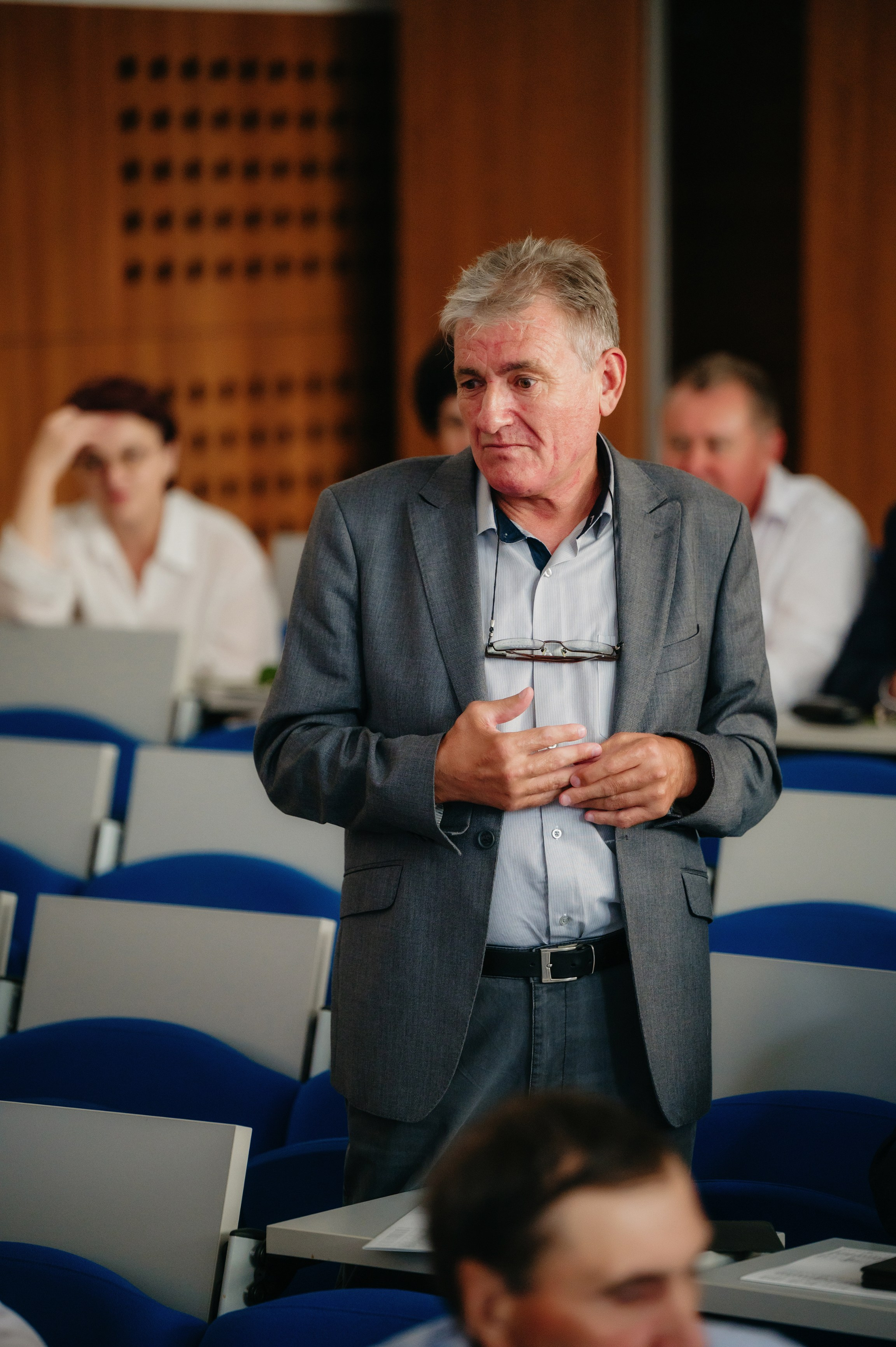 Medicina Veterinara — dupa 30 de ani…. Laurentiu Stefan StoryTeller