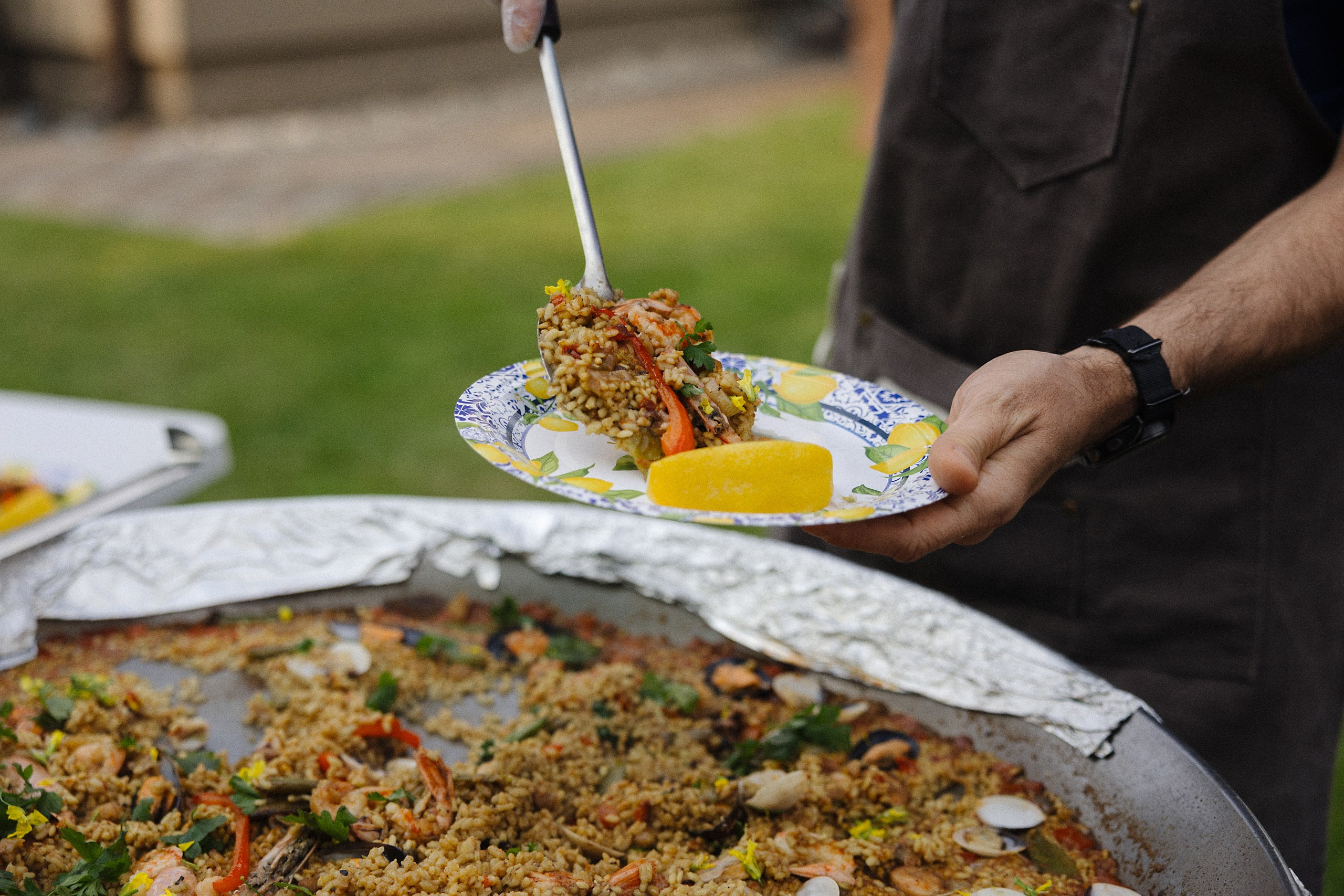 Летний день рождения в итальянском стиле — атмосферная съёмка праздника. Евгений Тимофеев | Свадебный и контент-фотограф и видеограф в Риге