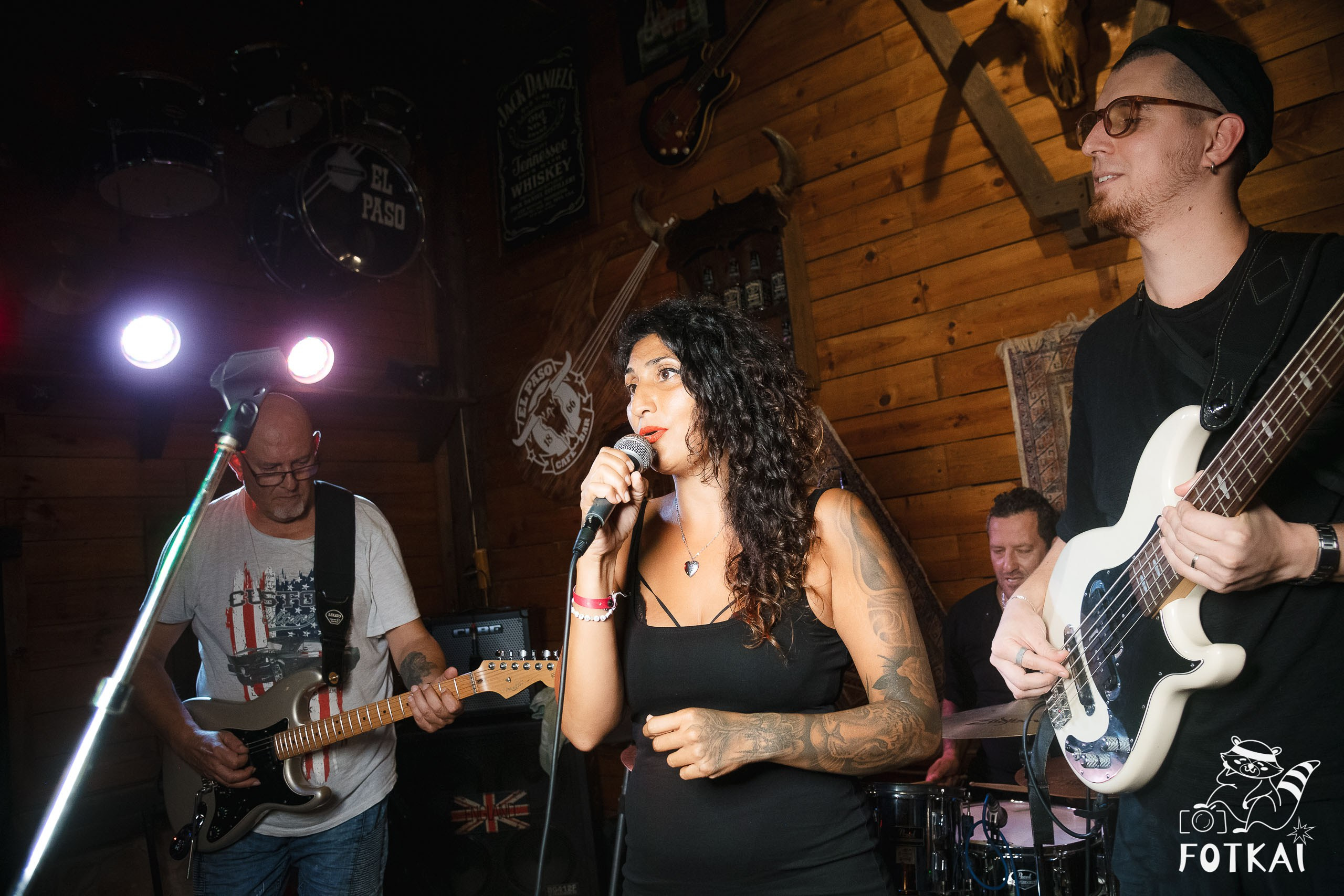 El Paso Rock Bar Torrevieja: Reportaje fotográfico 19.09.25 | FOTKAI