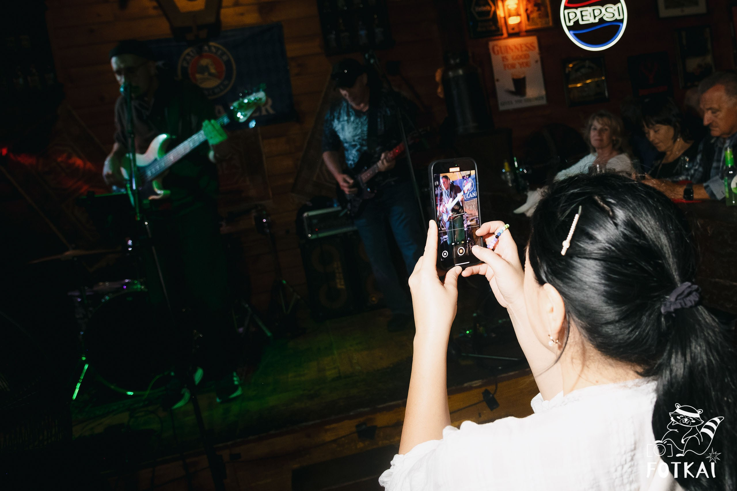 Фоторепортаж JAM Night в El Paso Bar, Torrevieja — живая музыка и атмосфера Коста-Бланки | FOTKAI