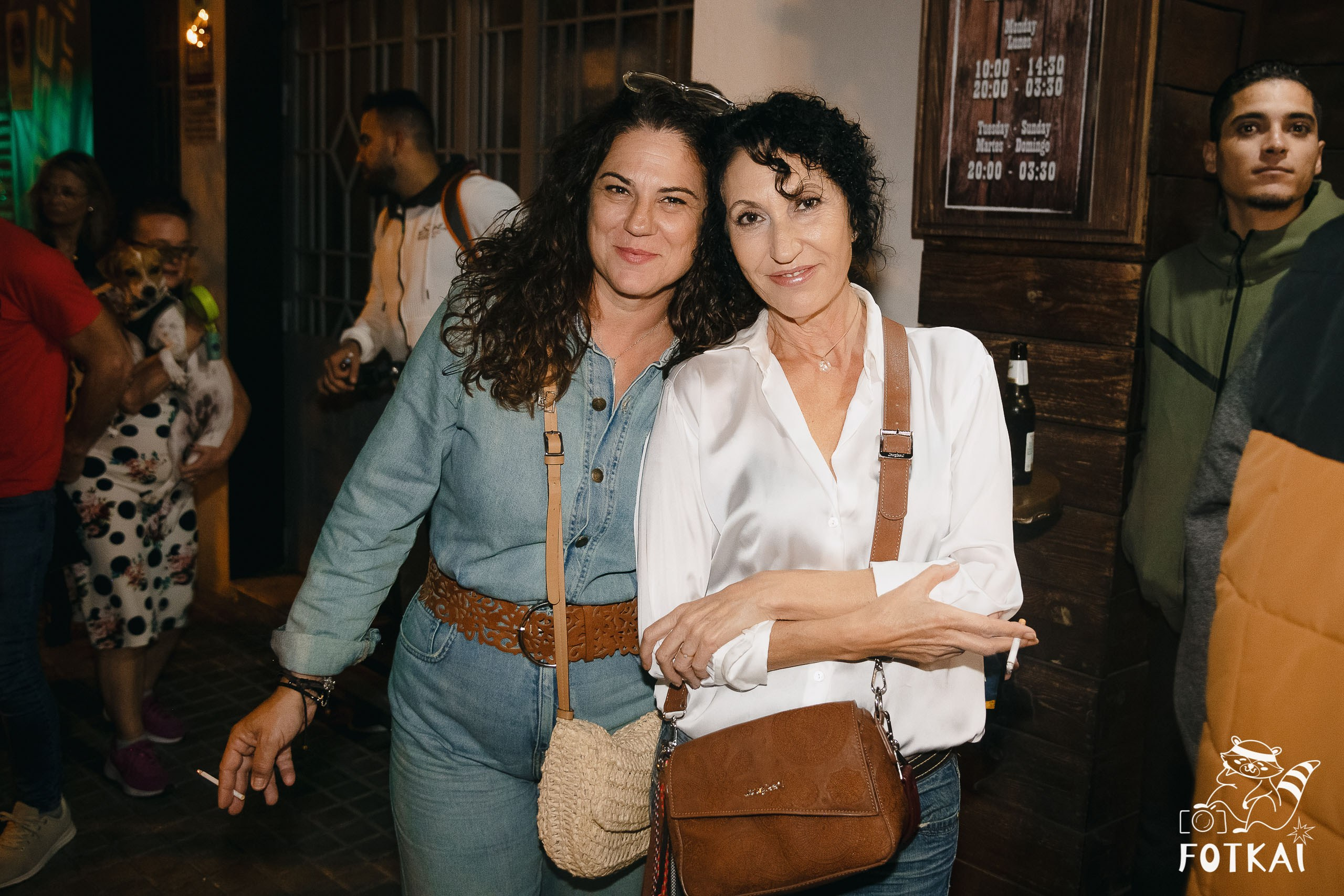 Фоторепортаж JAM Night в El Paso Bar, Torrevieja — живая музыка и атмосфера Коста-Бланки | FOTKAI