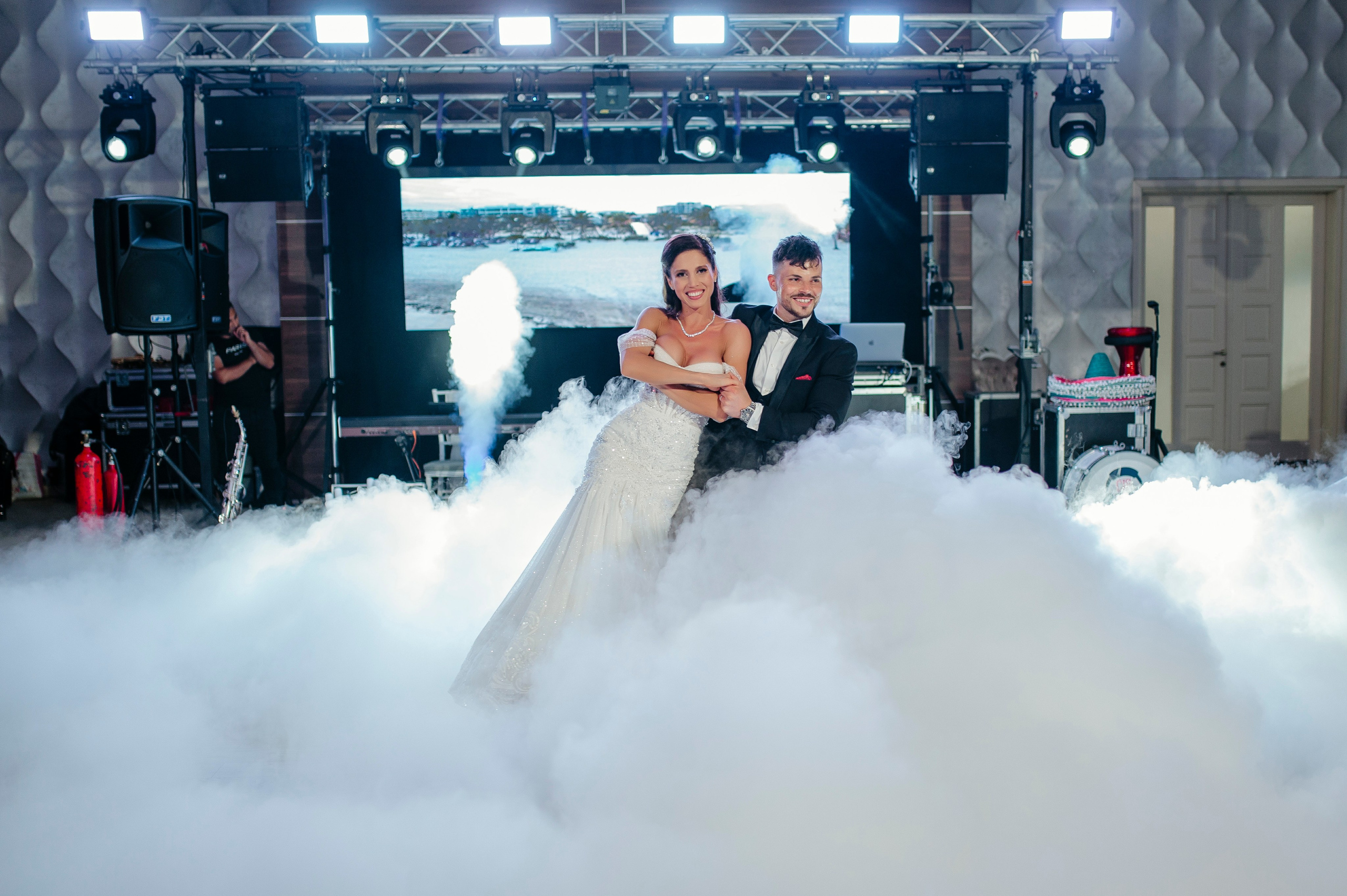 Larisa & Cosmin. Fotograf si Videograf | Nuntă-Botez