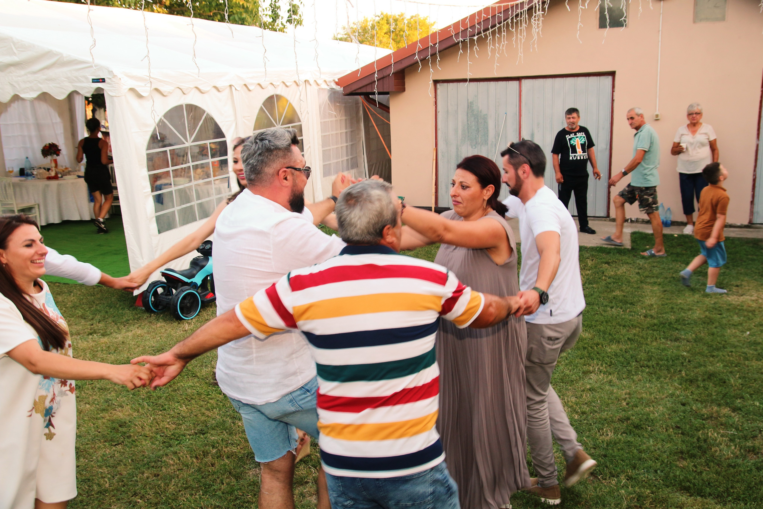 BYZO MEDIA. PETRU BYZO - family and children photographer in ROMANIA
