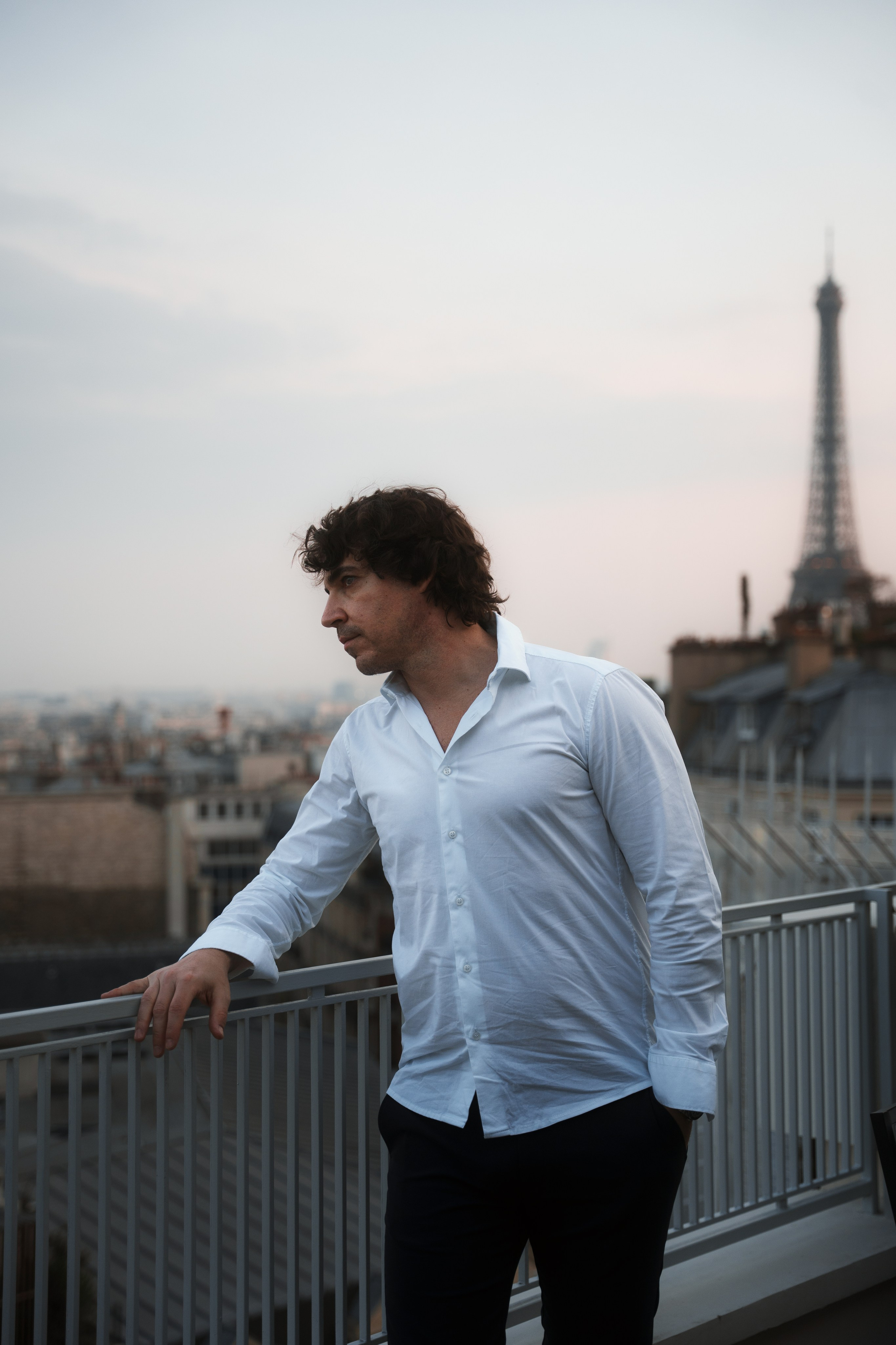 Ekaterina & Emanuele at Hôtel de Sers. Paris photographer — Polina Osipova