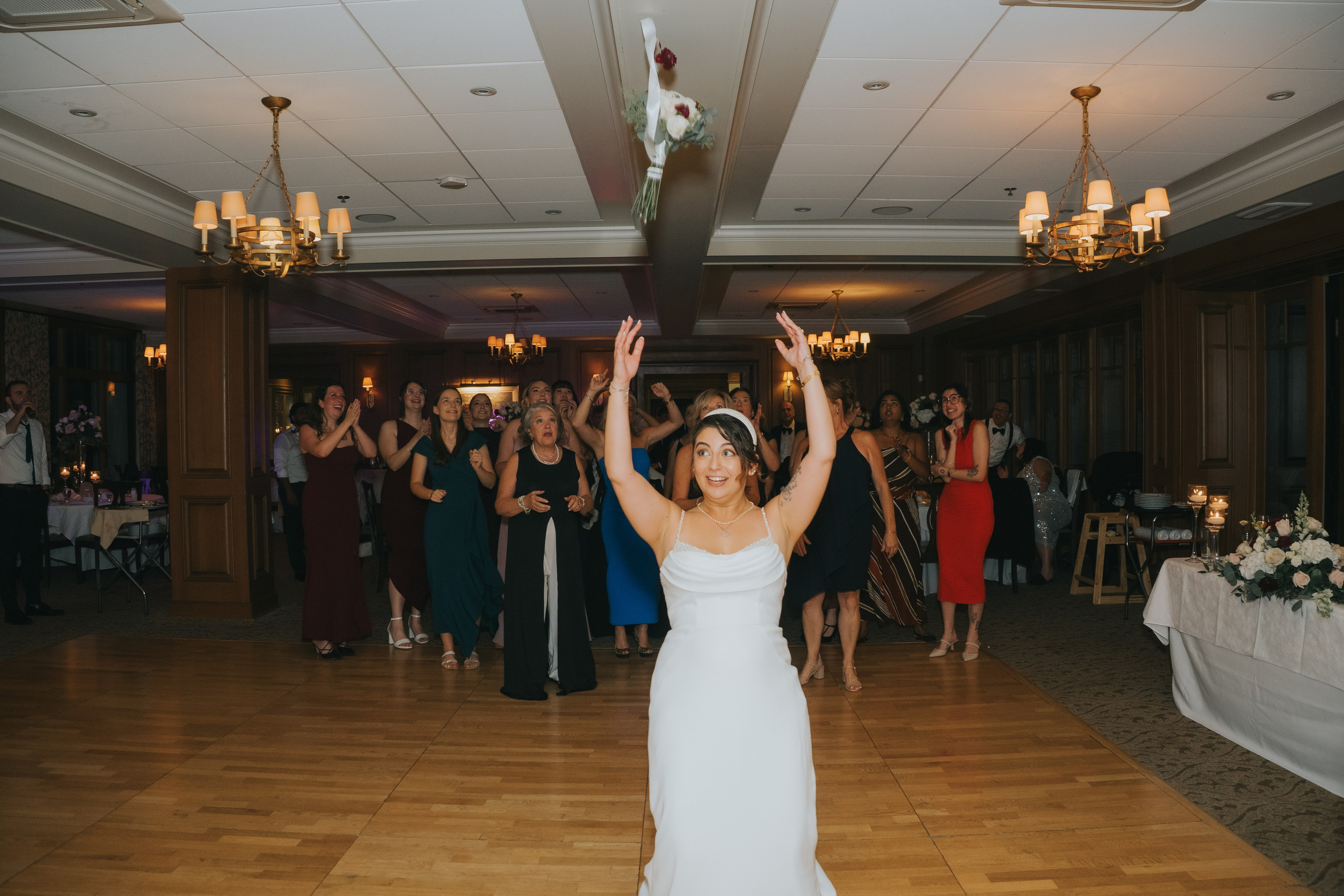 Wedding of Cassandra and Loïc in Beaconsfield, Montreal. Wedding and Family Photography Montreal Muriel Oe Photo