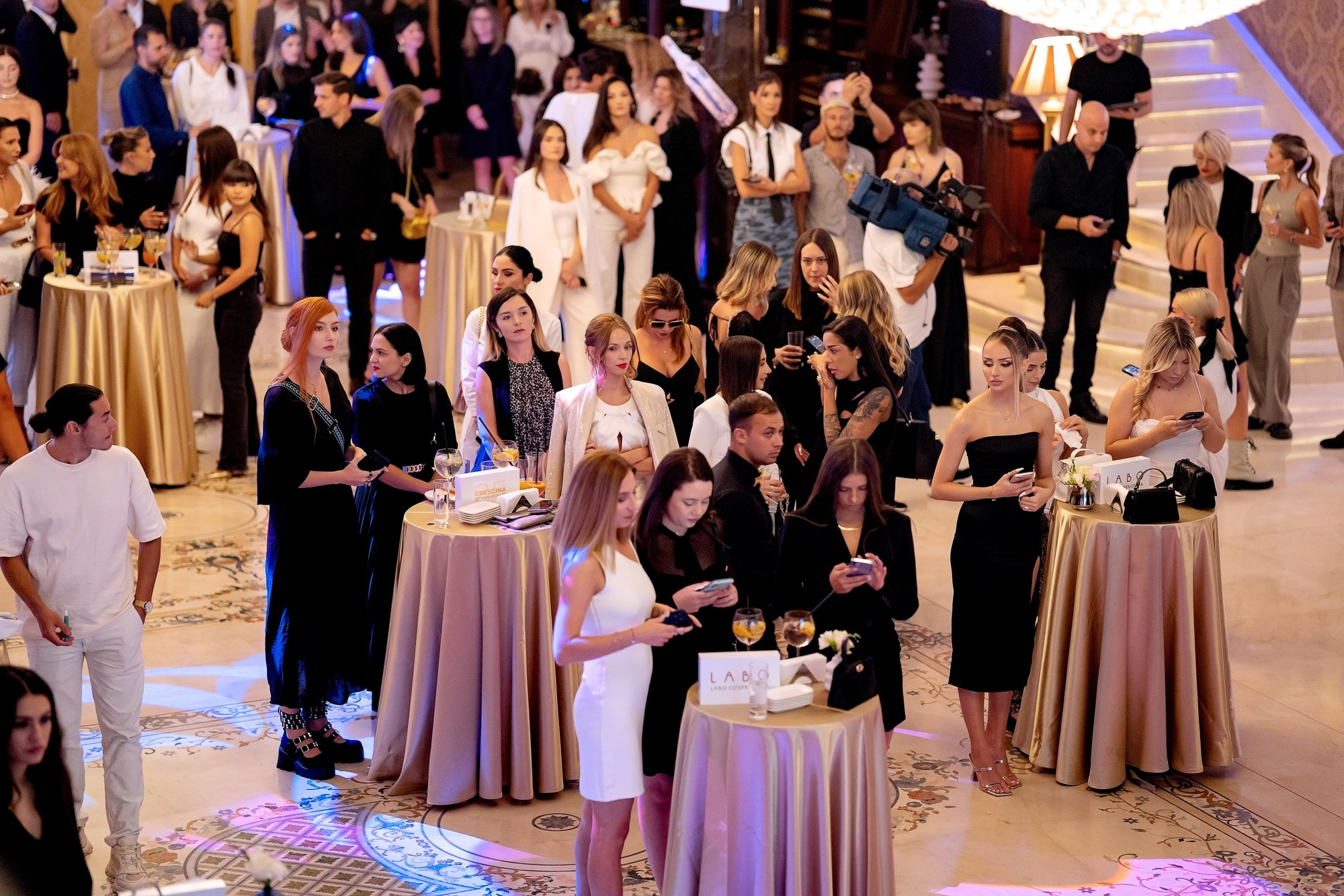 Fotografie Corporate Specializat in Lansări Produs si Serviciu. Fotograf Corporate Business