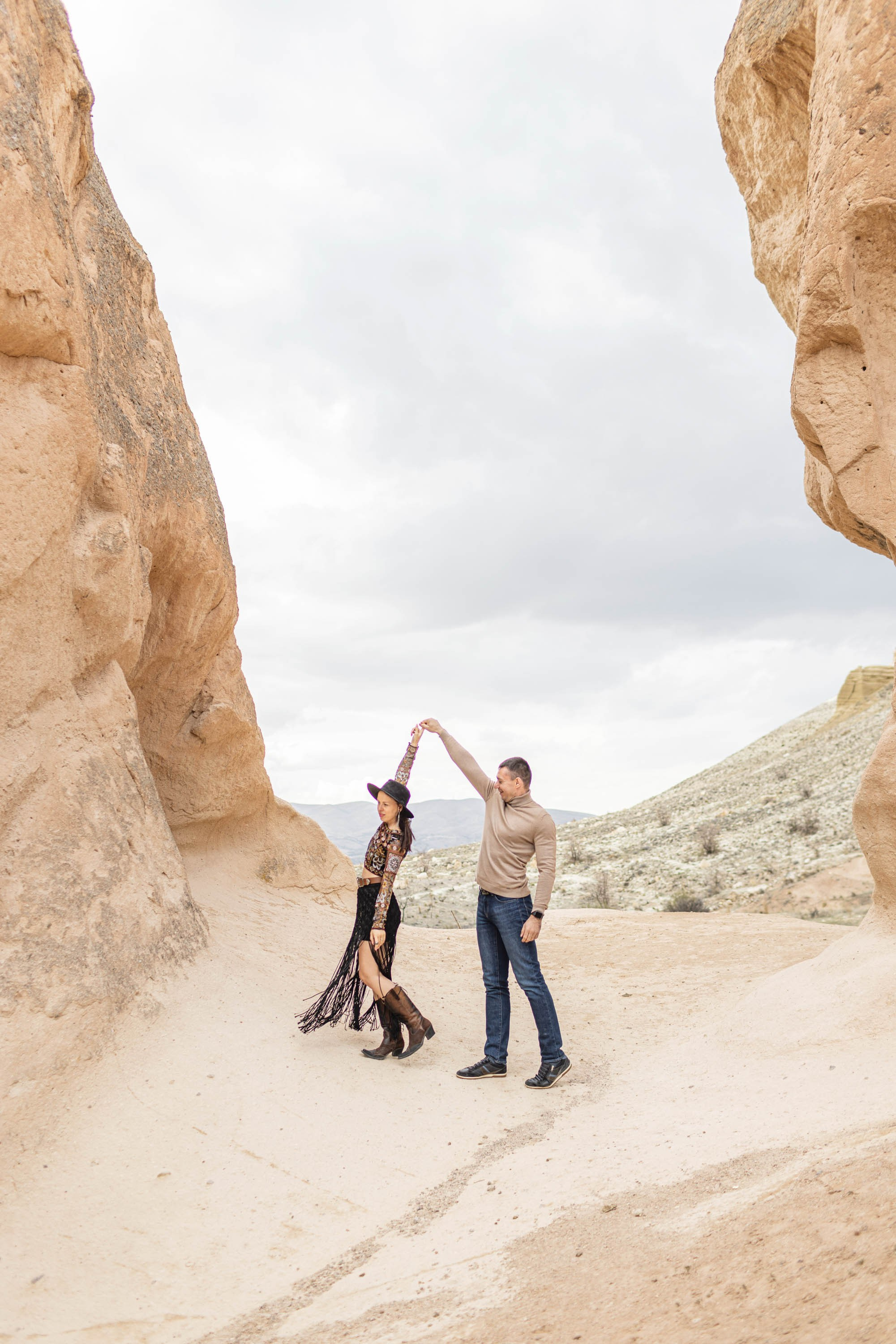 Stylish Photoshoot in the Charming Streets and Valleys of Cappadocia. Julia Ganch I Fashion Wedding Photography I Cappadocia Turkey