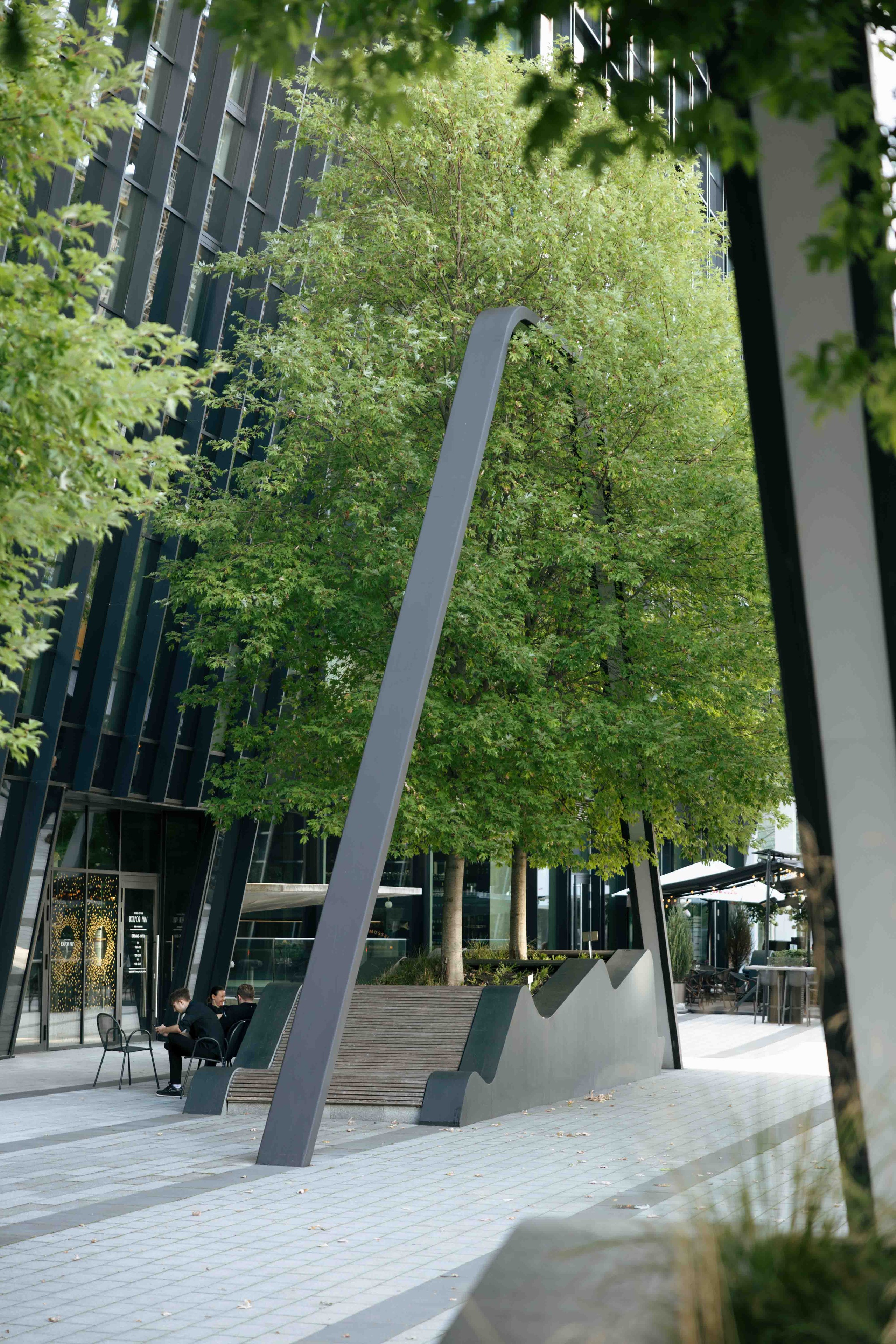 Modernios lokacijos fotosesijai Vilniuje. Framed by Evelina | Vestuvių fotografė