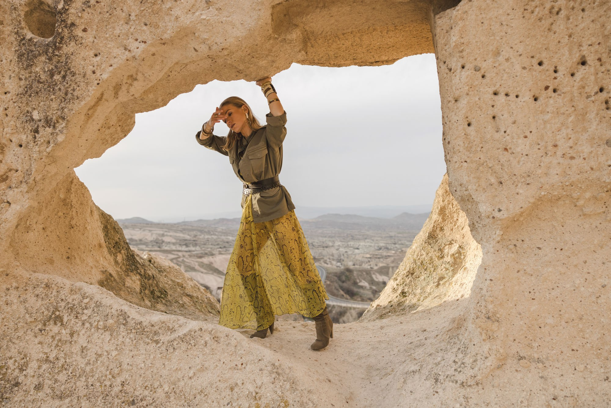 Photoshoot at Uçhisar Castle in Cappadocia. Julia Ganch I Fashion Wedding Photography I Cappadocia Turkey