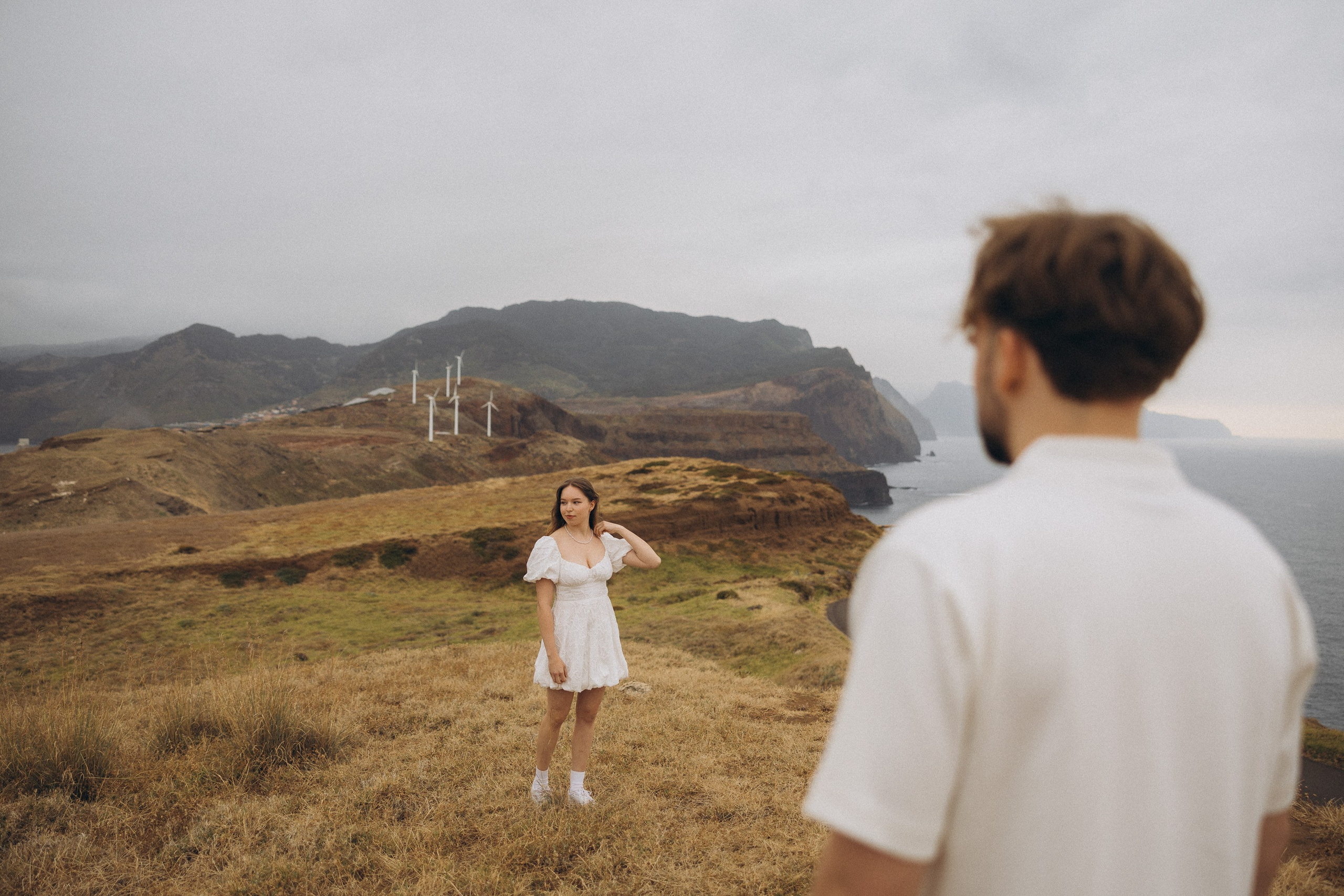 Surprise marriage proposal in São Lourenço, Madeira – romantic couple photography on dramatic coastal cliffs