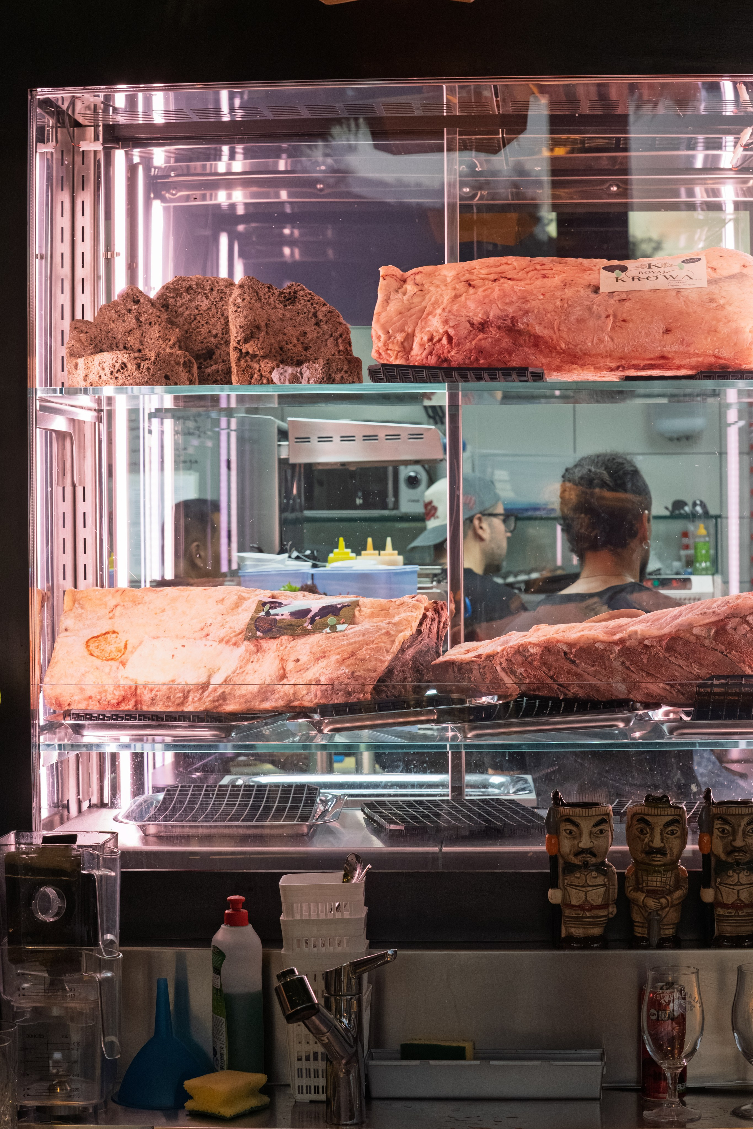 Ouverture du restaurant-club « Instinct  Amazonia » Sion. Photographe Suisse Tatiana Lyzhina