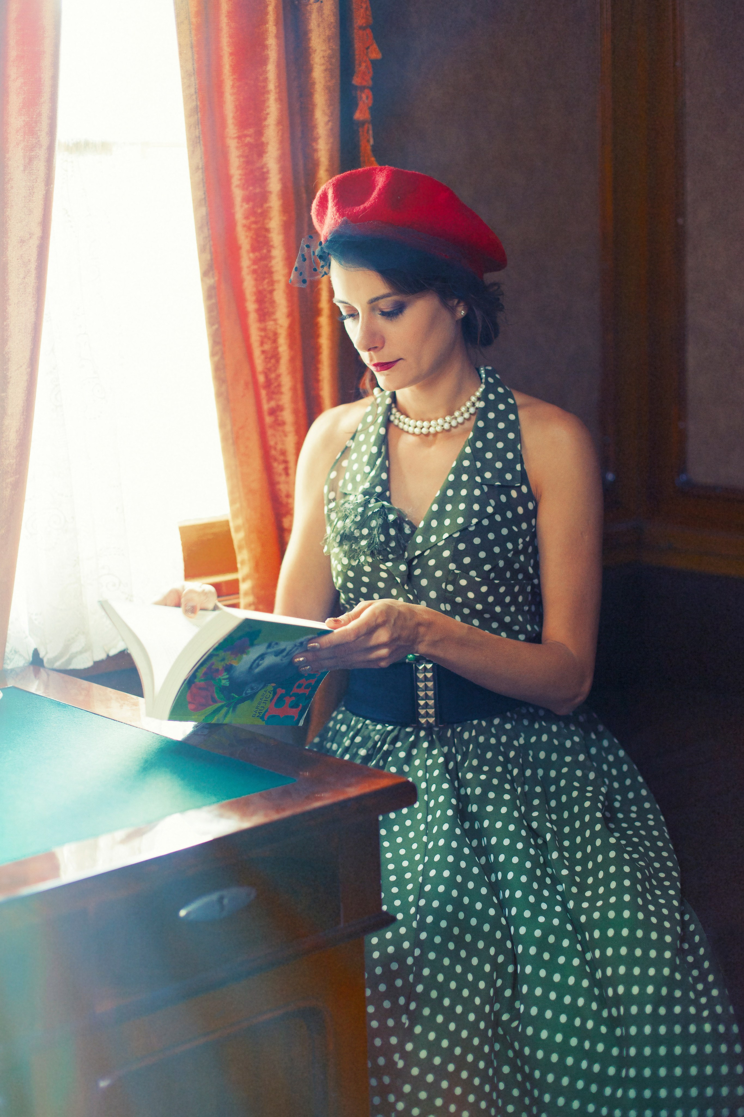 Creative. Photographer Anya Goldenberg. Works in Reading and surrounding areas