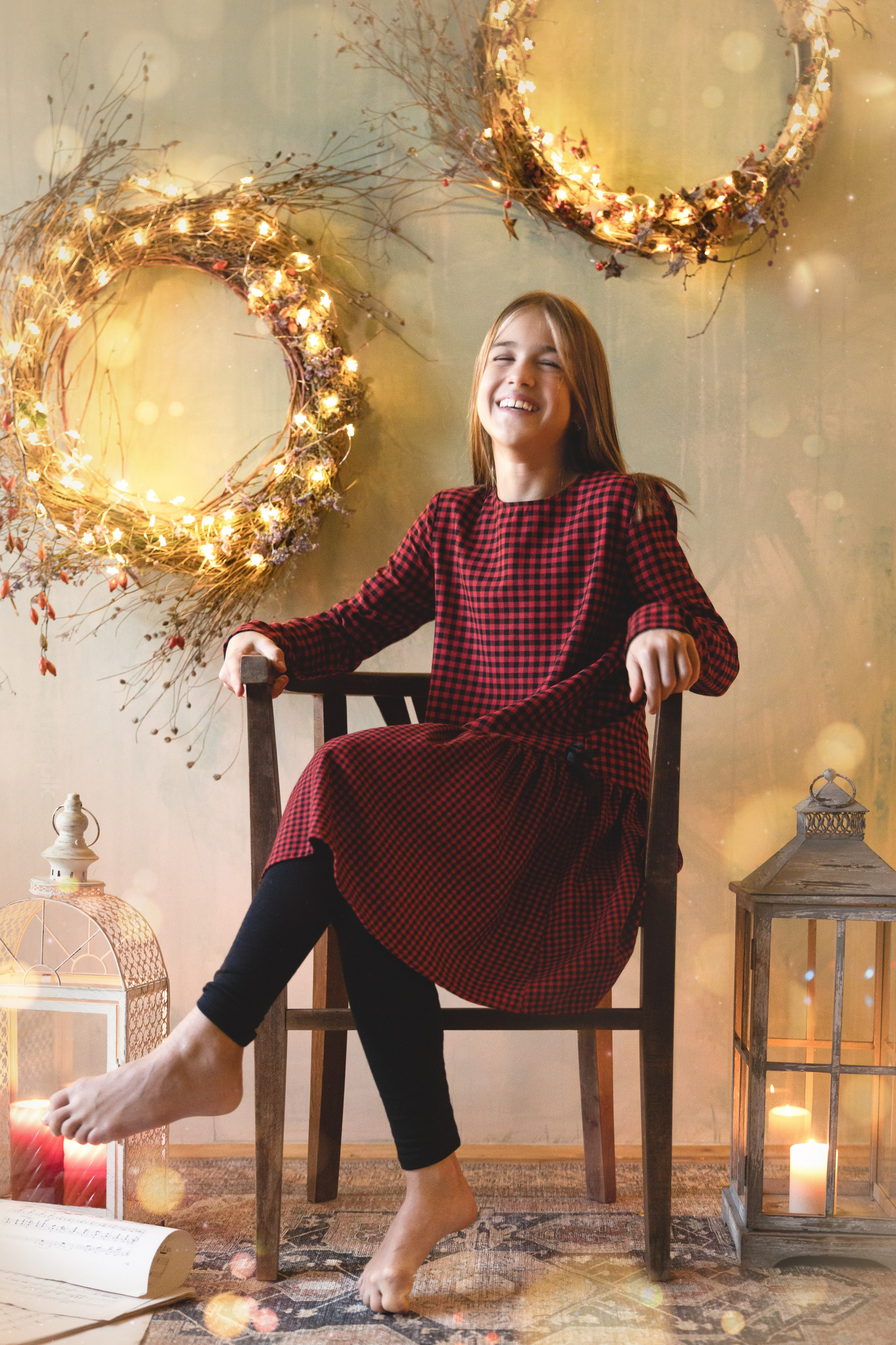 Profesionalno novogodišnje fotografisanje sa specijalnim prazničnim dekoracijama