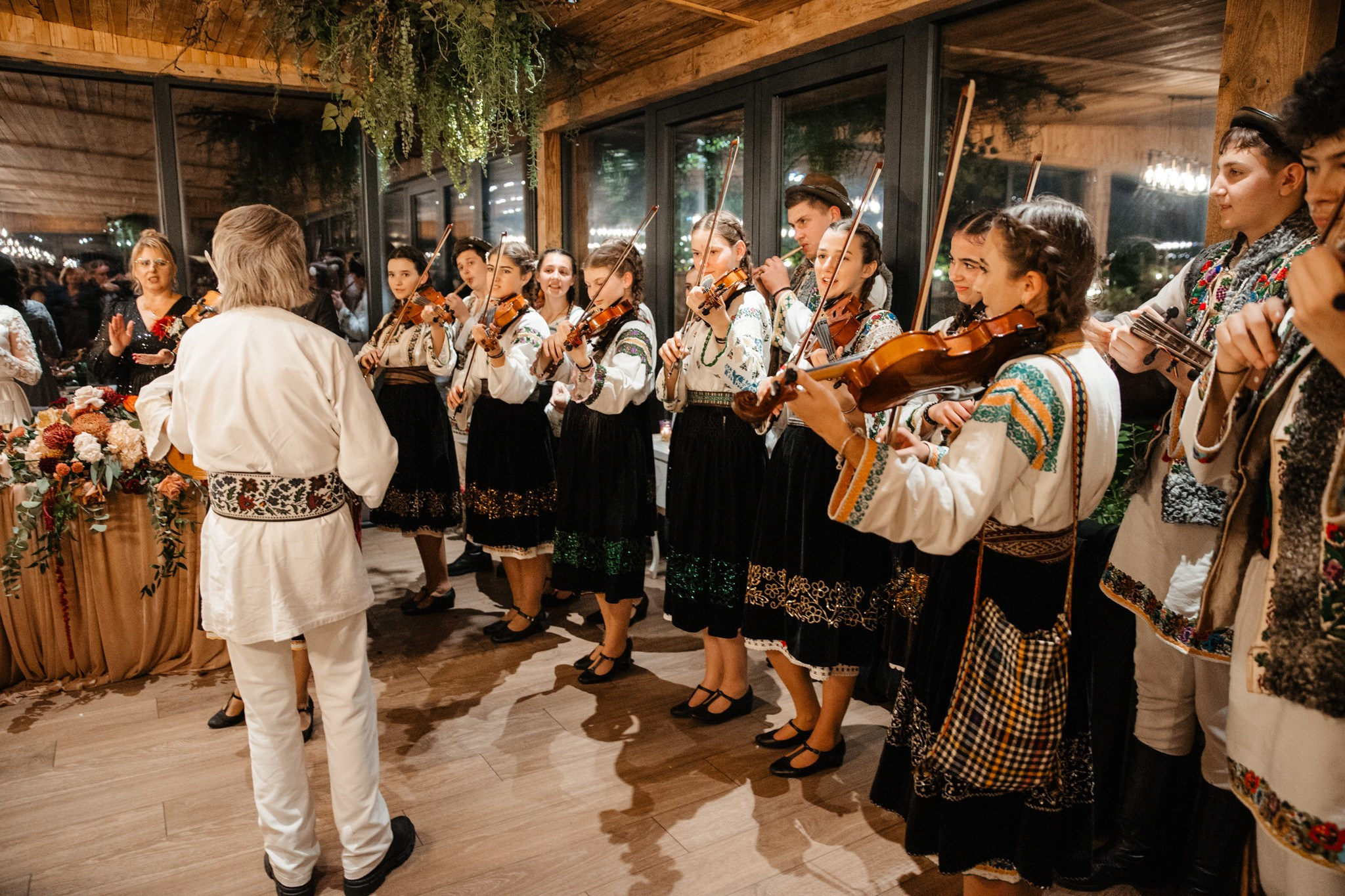 Nunta de Poveste la Sucevița: Cristi și Andreea. Servicii foto-video profesionale, pentru momente de neuitat