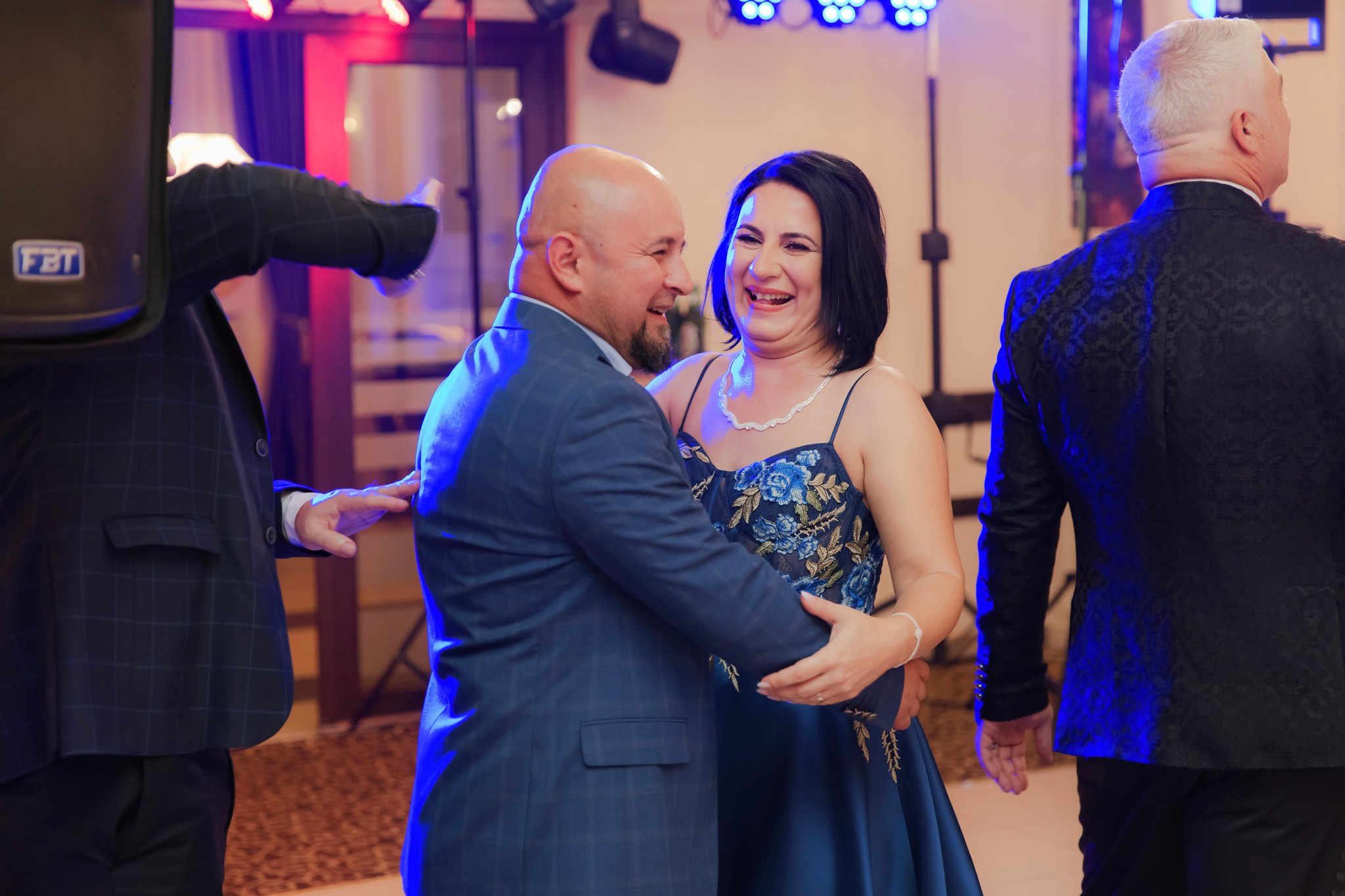 Mihai & Oana. Servicii foto-video profesionale, pentru momente de neuitat