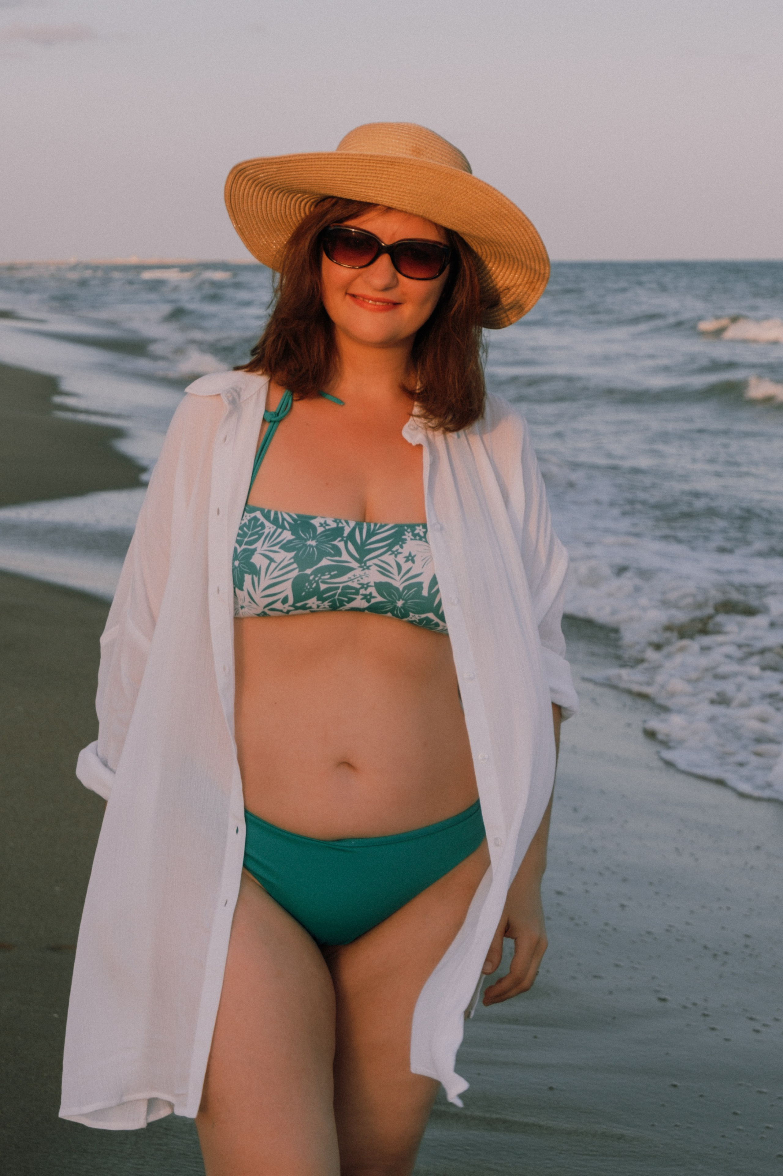 Sesión de amigas en la playa. Fotografía profesional en Calafell - Elena Medvedeva