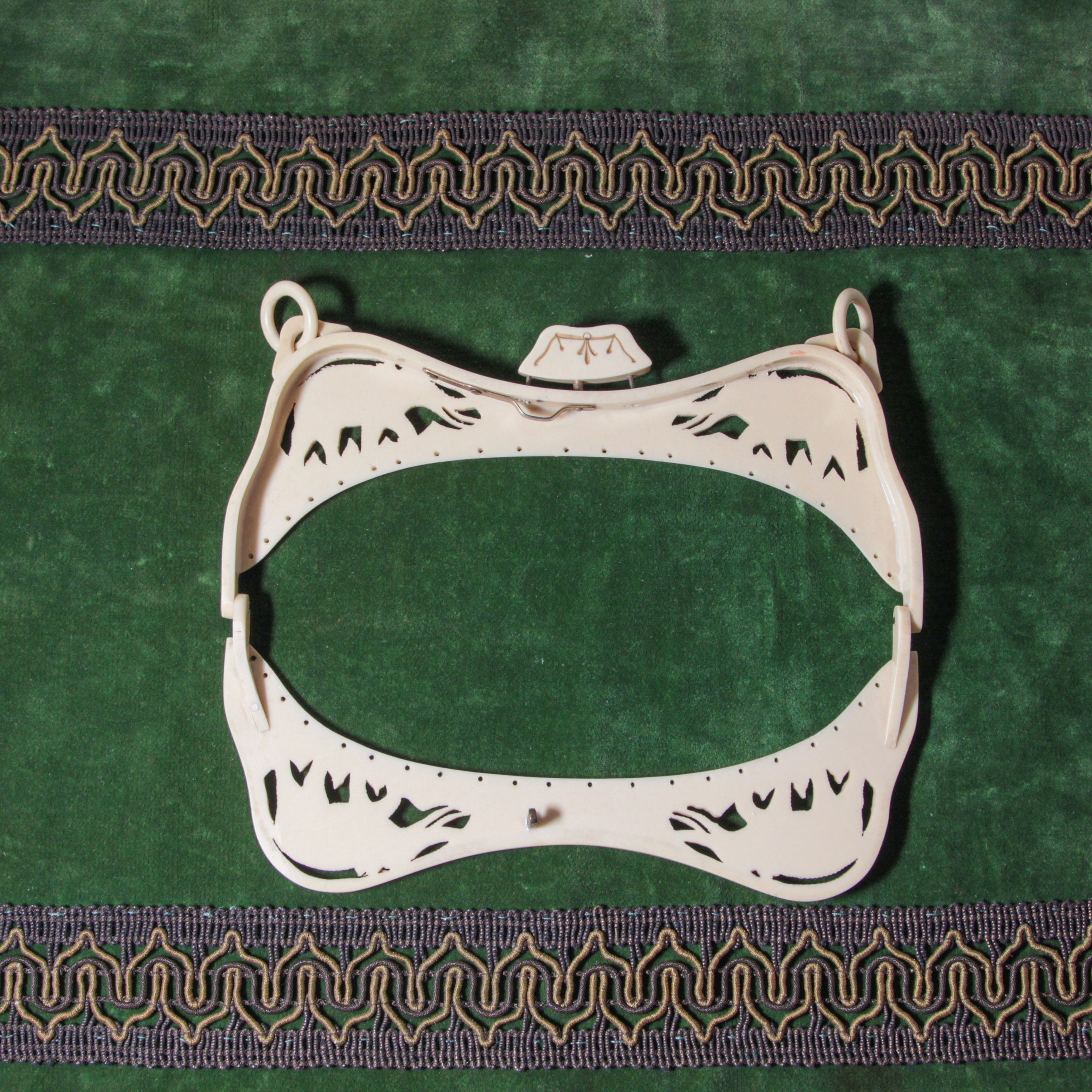 Theclaspelephant. Современнные и актикварные украшения в Барселоне, Москве и Санкт-Петербурге