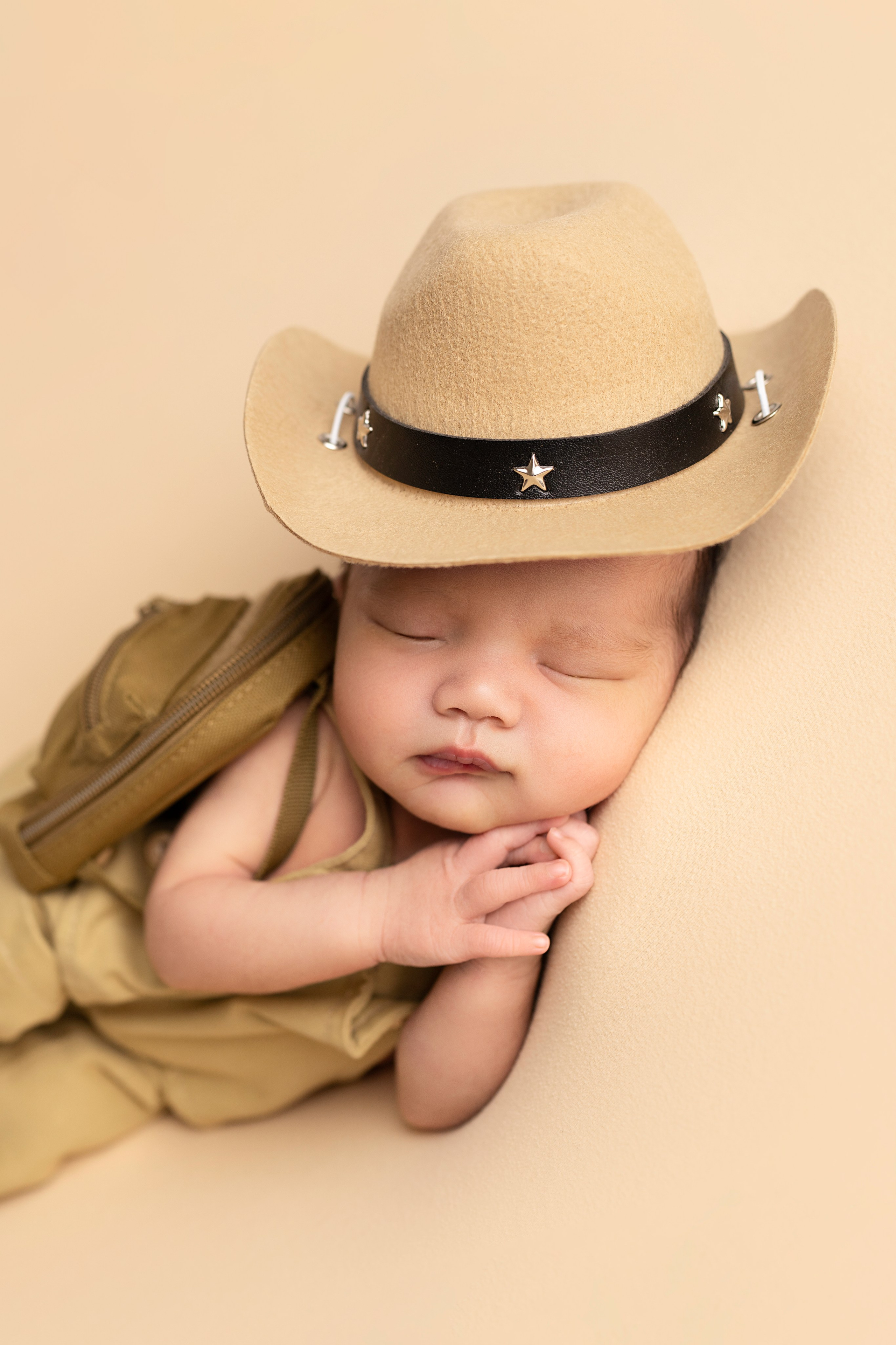 NEWBORN PHOTOGRAPHY. Newborn, Sitter and Cake Smash Photographer in Doha, Qatar