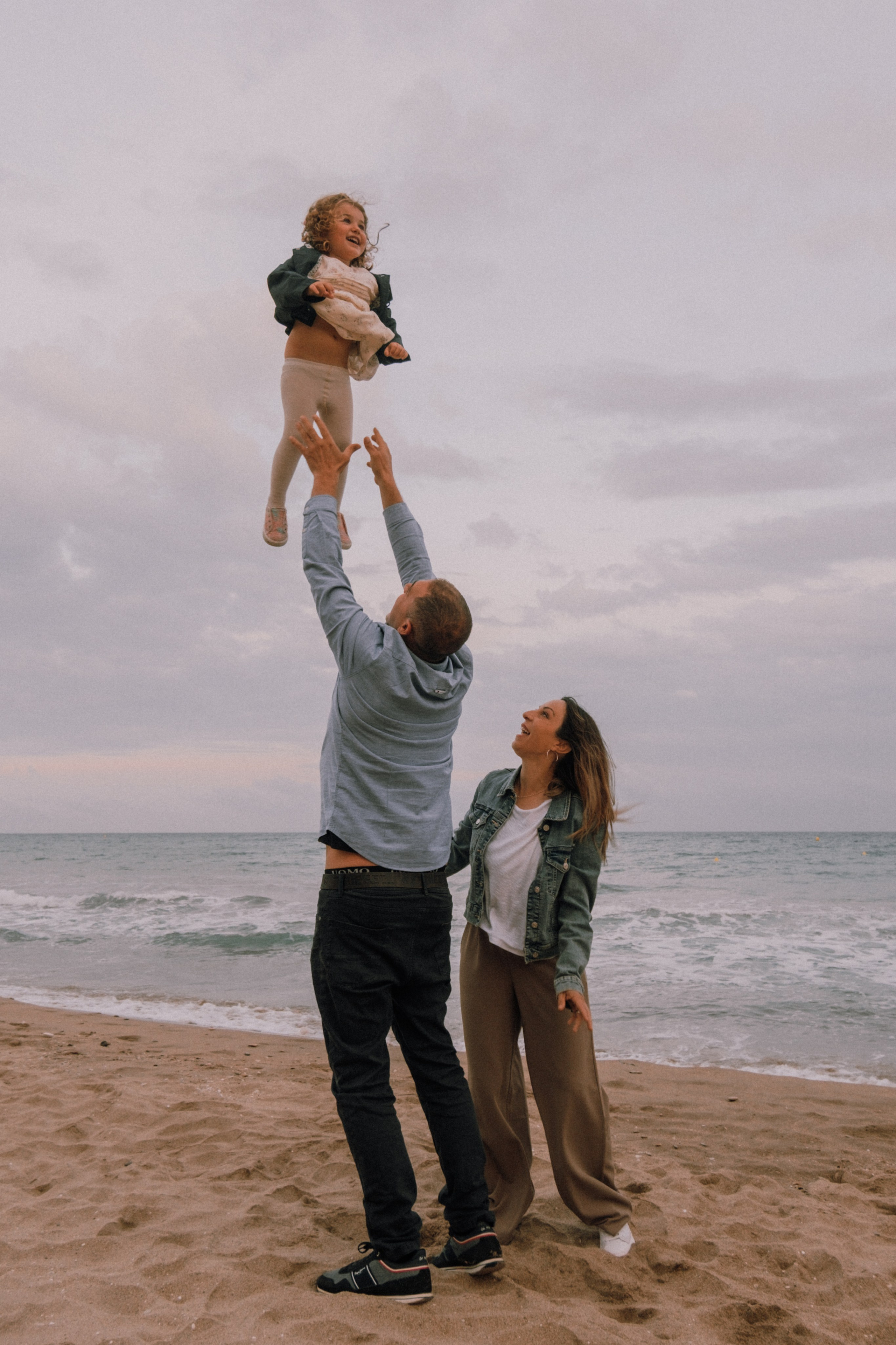 Семейная фотосессия на пляже. Профессиональная фотосъемка в Калафелле — Елена Медведева