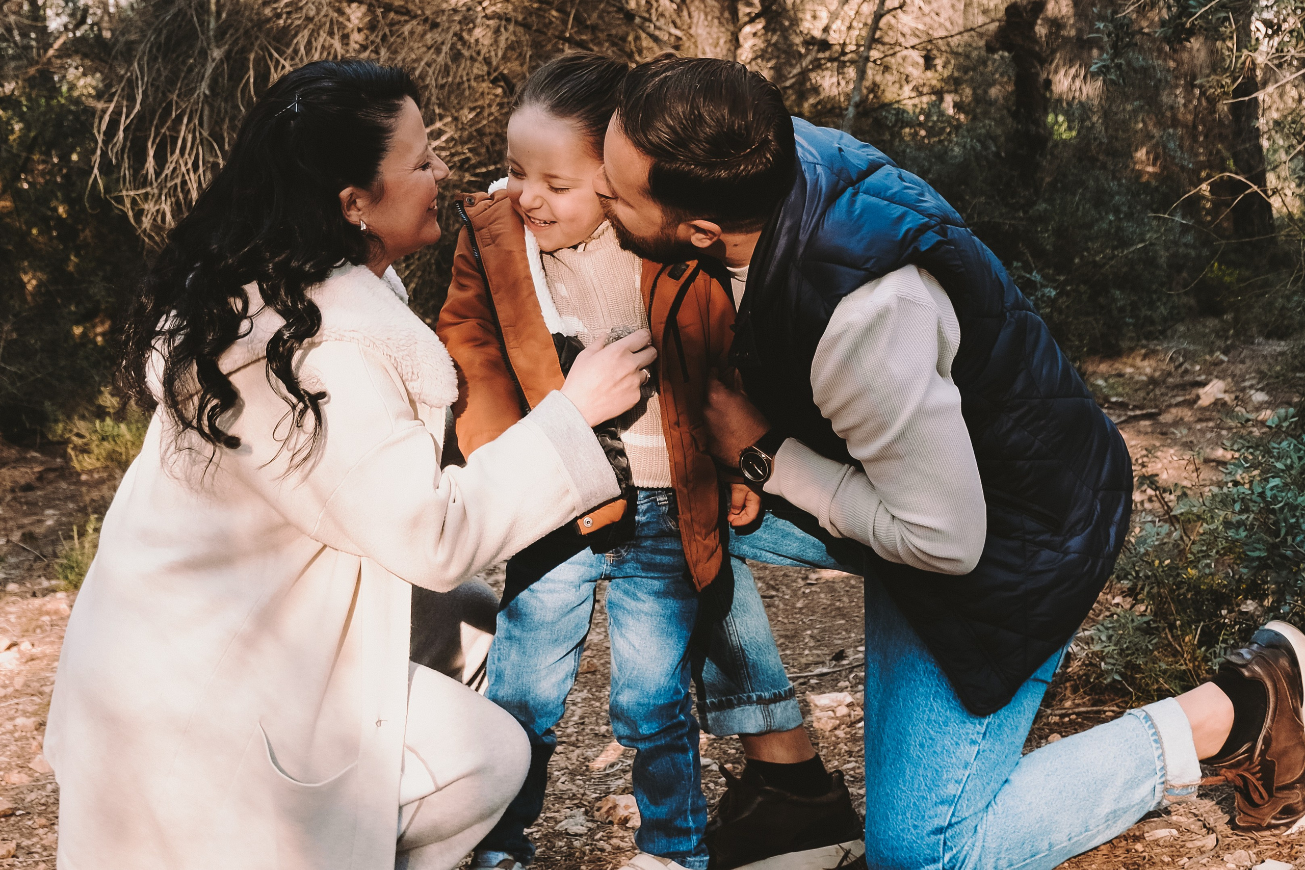 Sesión familiar embarazo. Fotografía profesional en Calafell - Elena Medvedeva