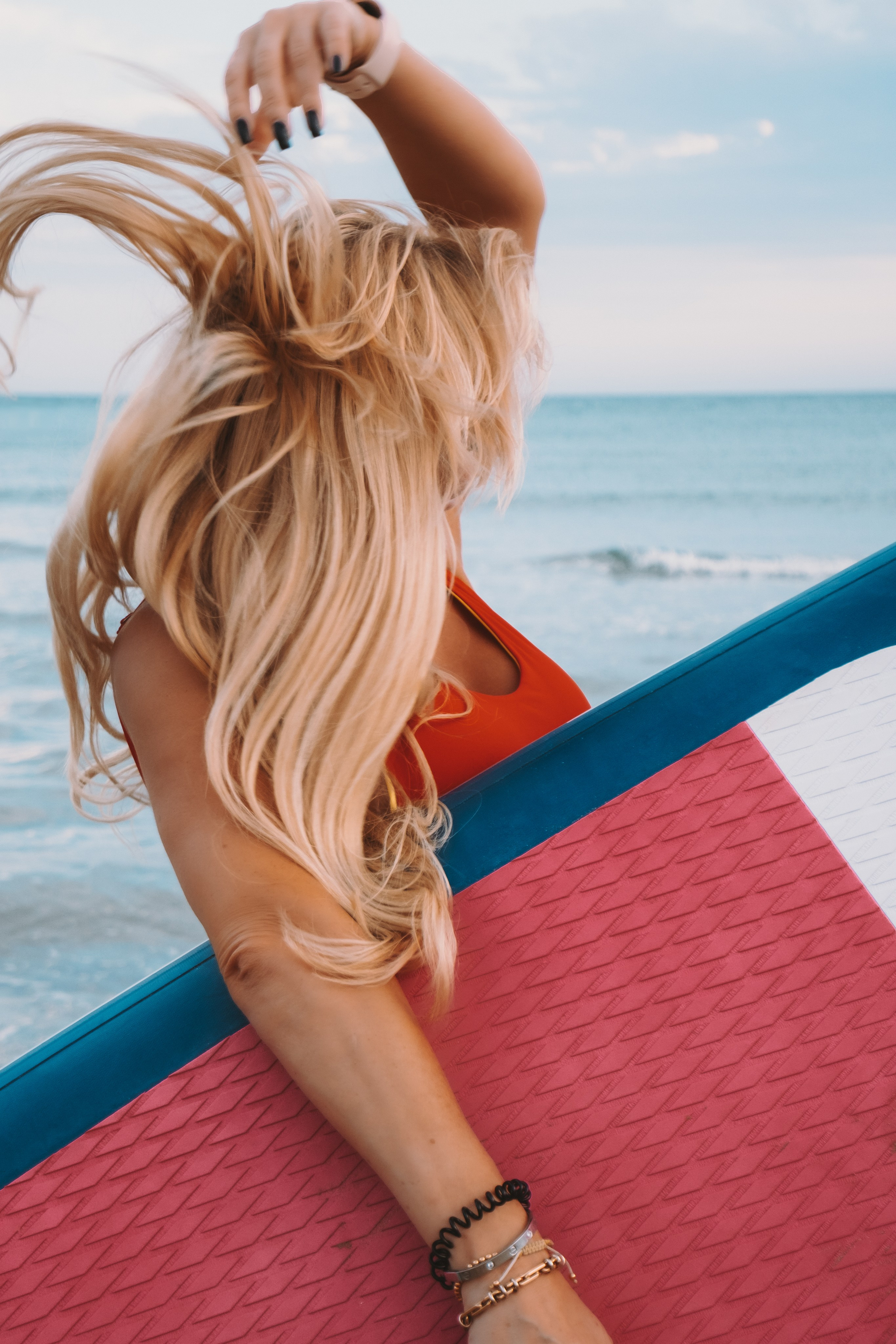 Sesión individual en la playa. Fotografía profesional en Calafell - Elena Medvedeva