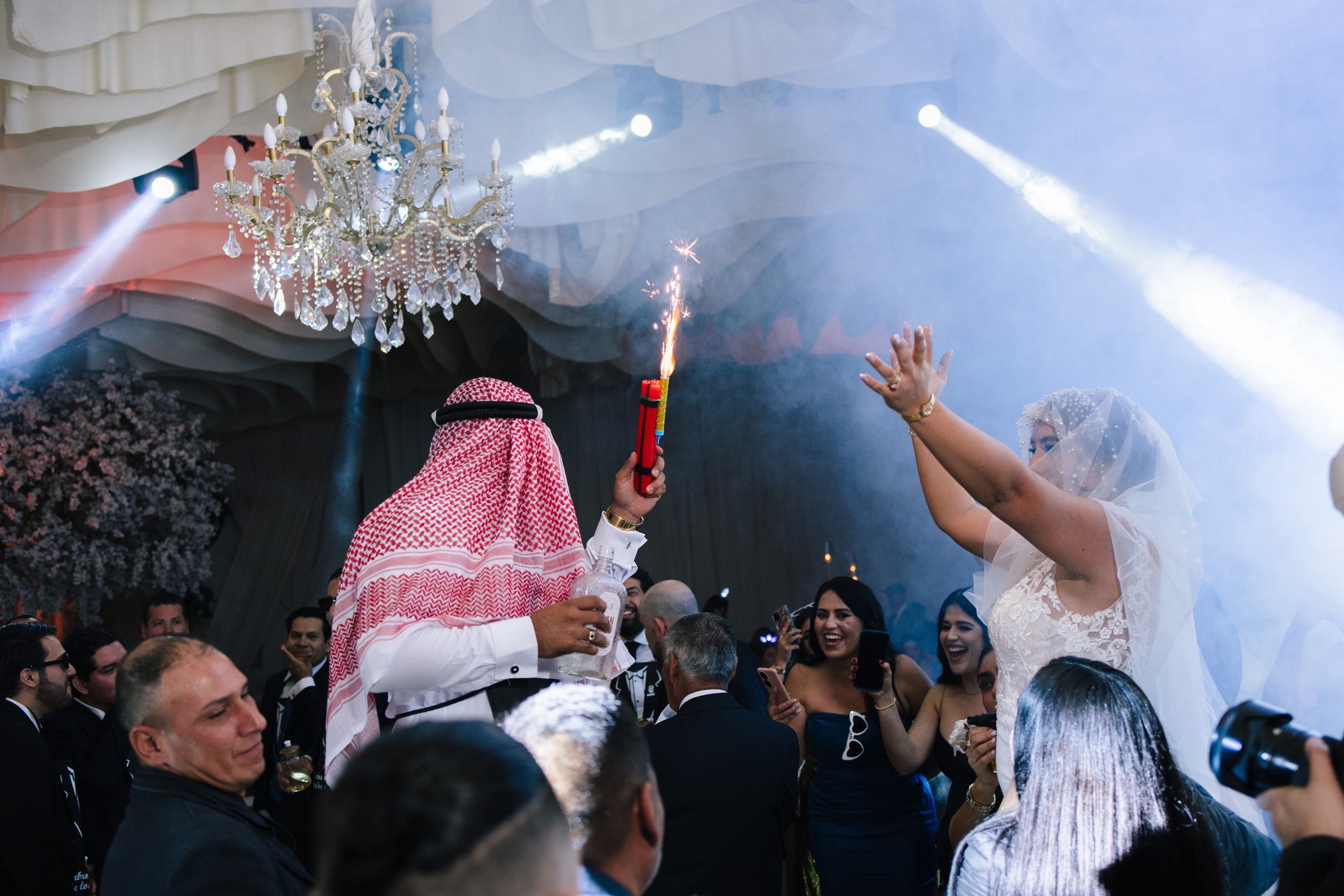 Alejandra y Salvador. Principal