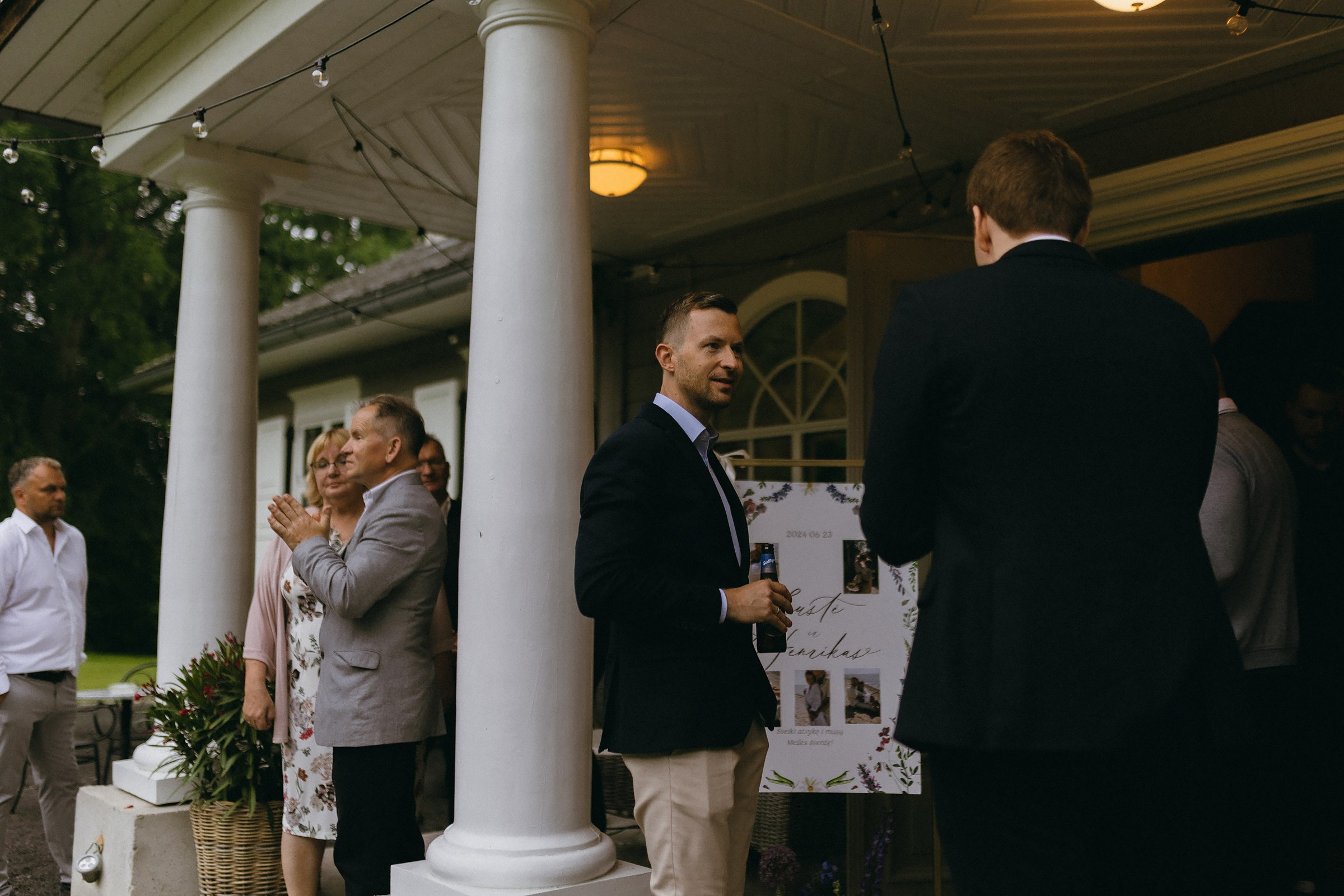 Justė ir Henrikas | Lietingos jaukios vestuvės Palangoje. Vestuvių ir šeimų fotografė Lena Bondarenko / belove photo