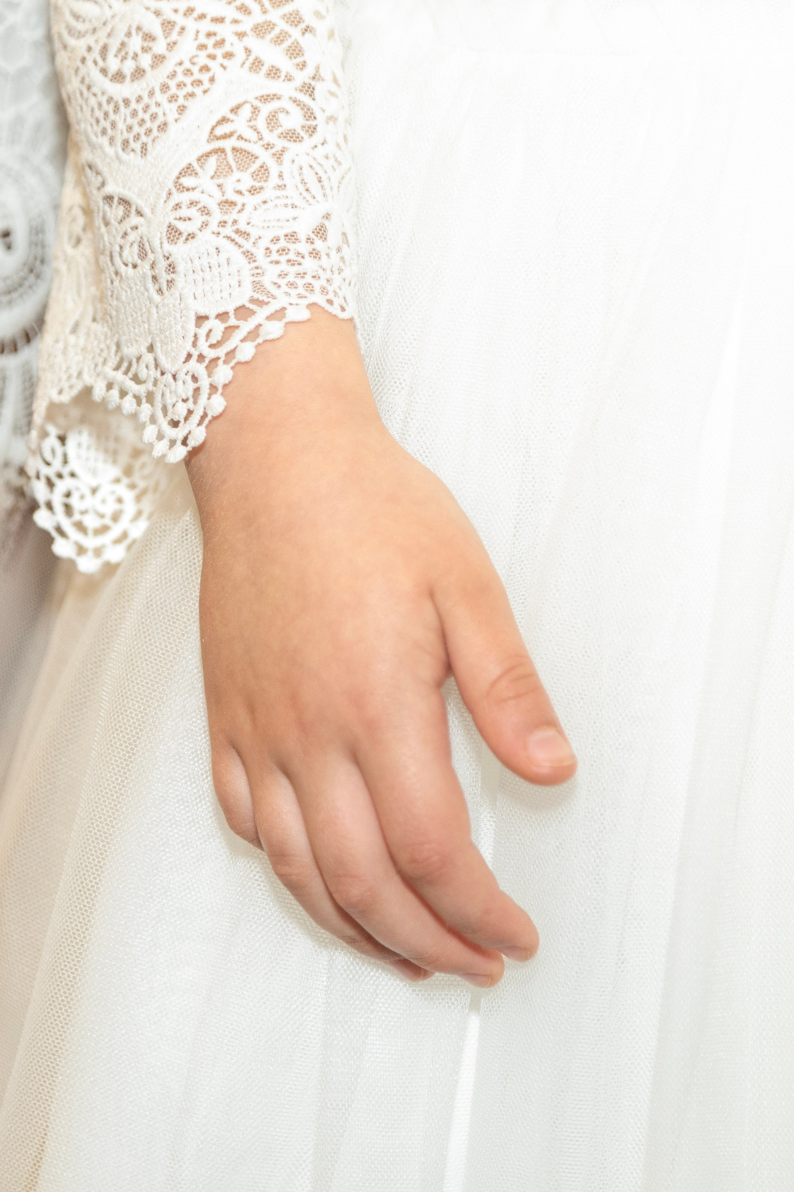 Un petit aperçu du baptême d’Emma ✨. Wedding, event and family photographer in Paris, Emilian Olaru