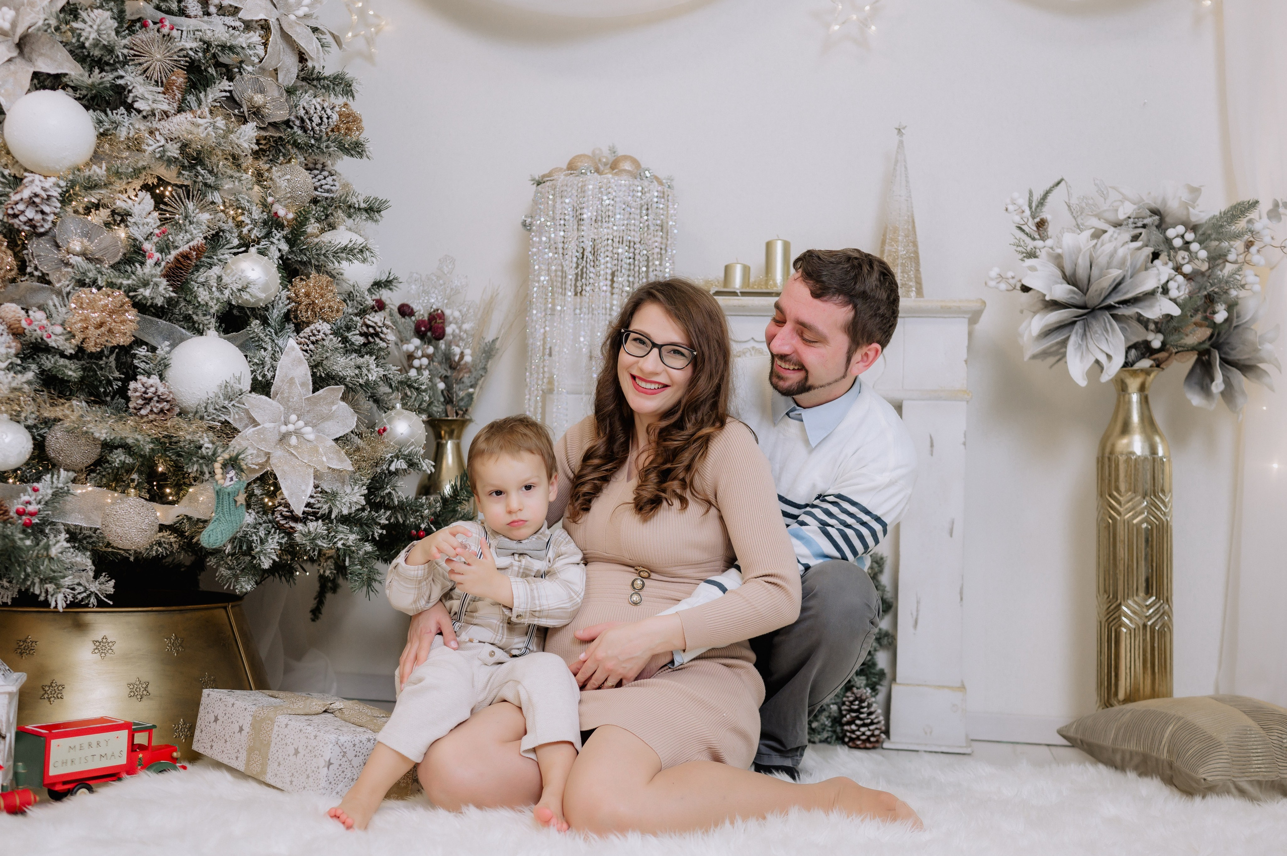 Sedinta foto craciun. Proud Vision Weddings | Wedding Photography & Film — Servicii profesionale Foto Video Nunta Iasi