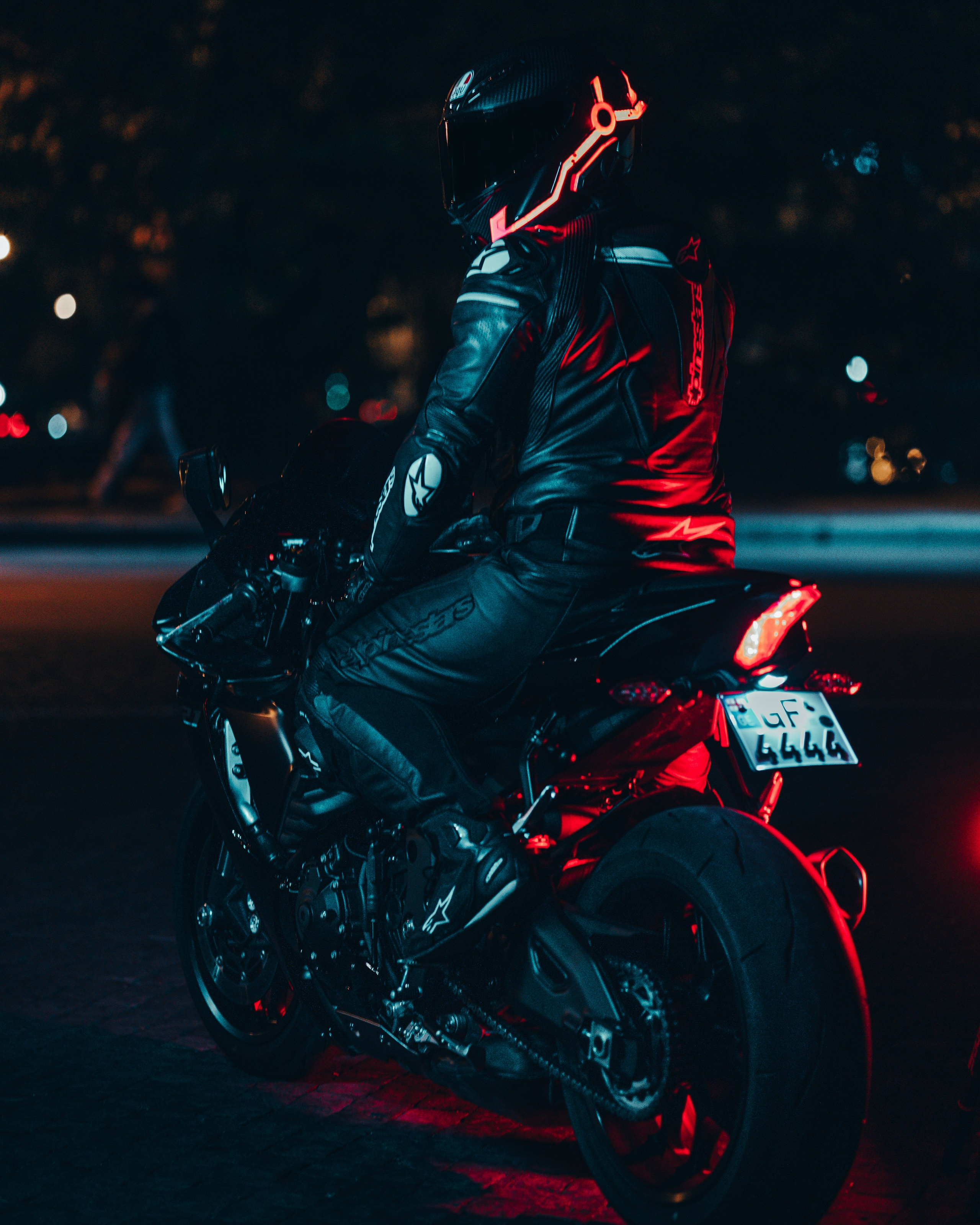 G E O R G E. Bspander